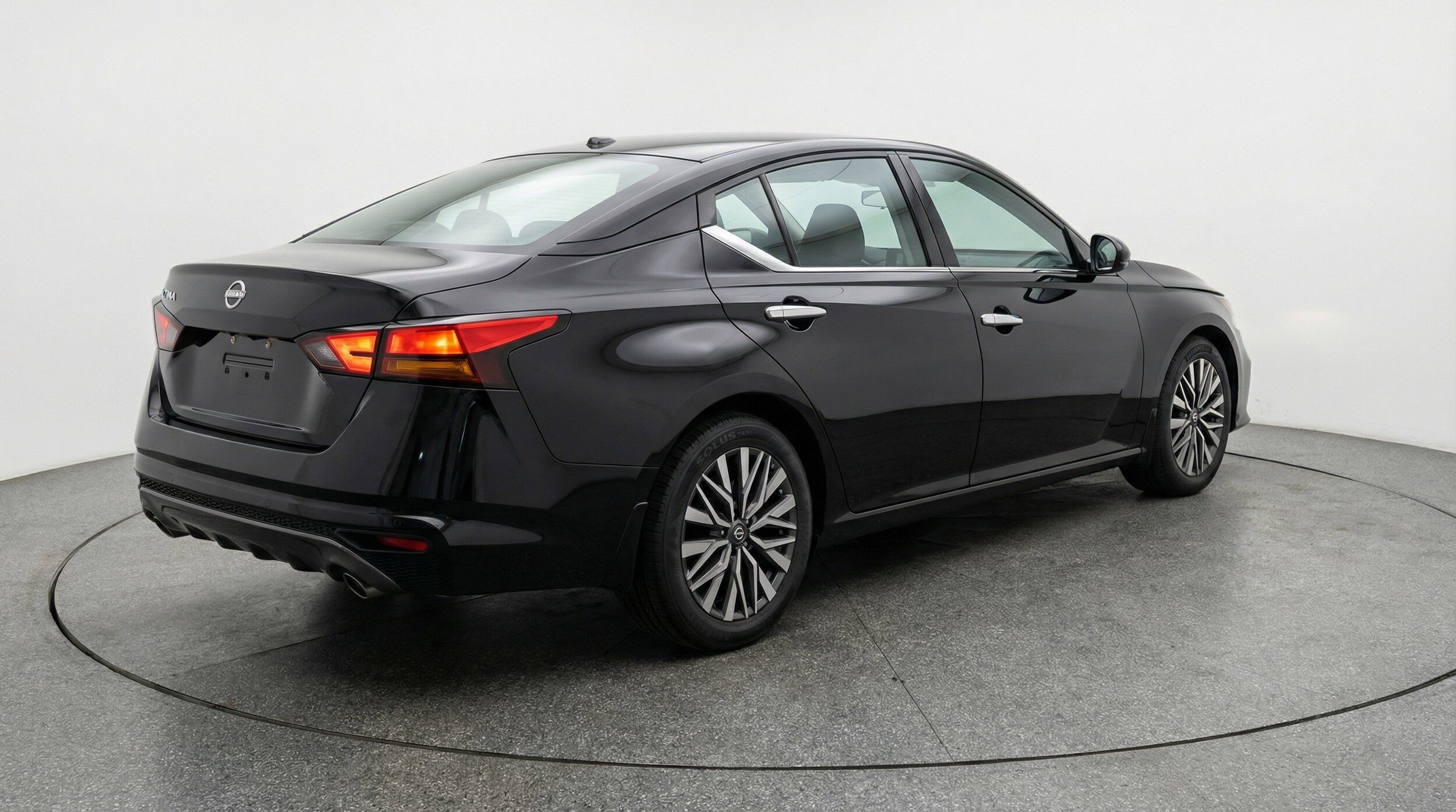 Thumbnail: 2025 Nissan Altima - 9