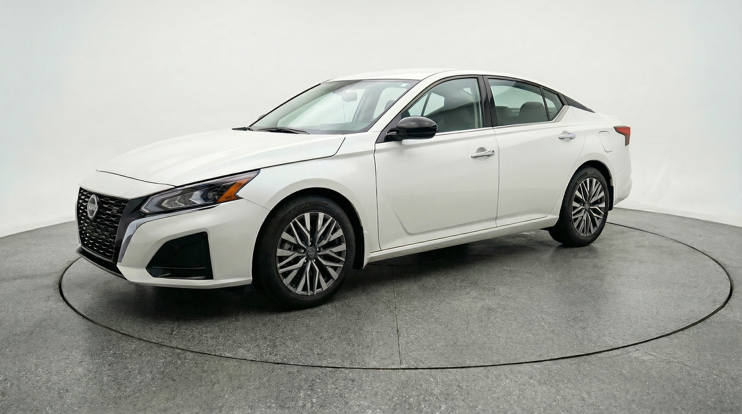 Thumbnail: 2025 Nissan Altima - 3