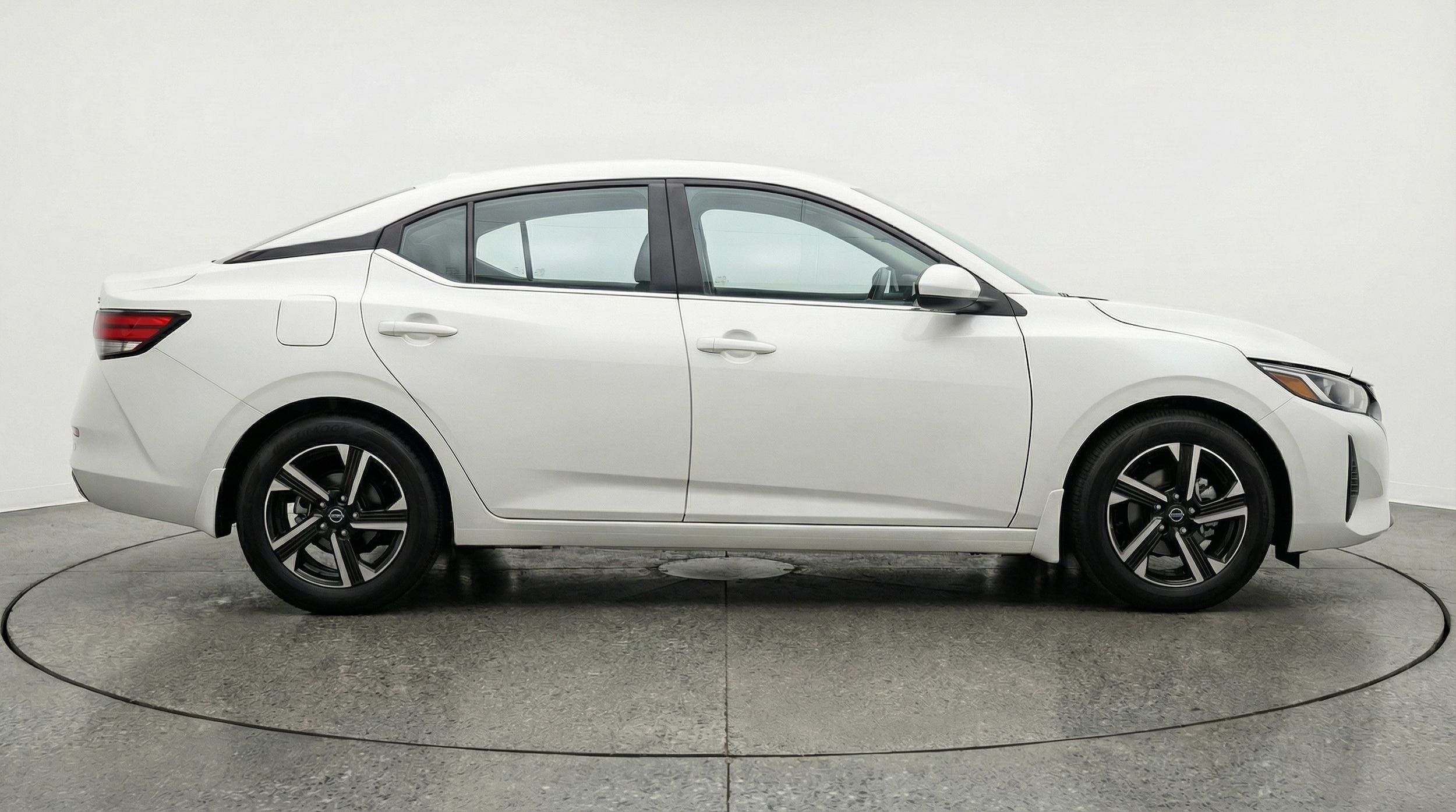 Thumbnail: 2025 Nissan Sentra - 8