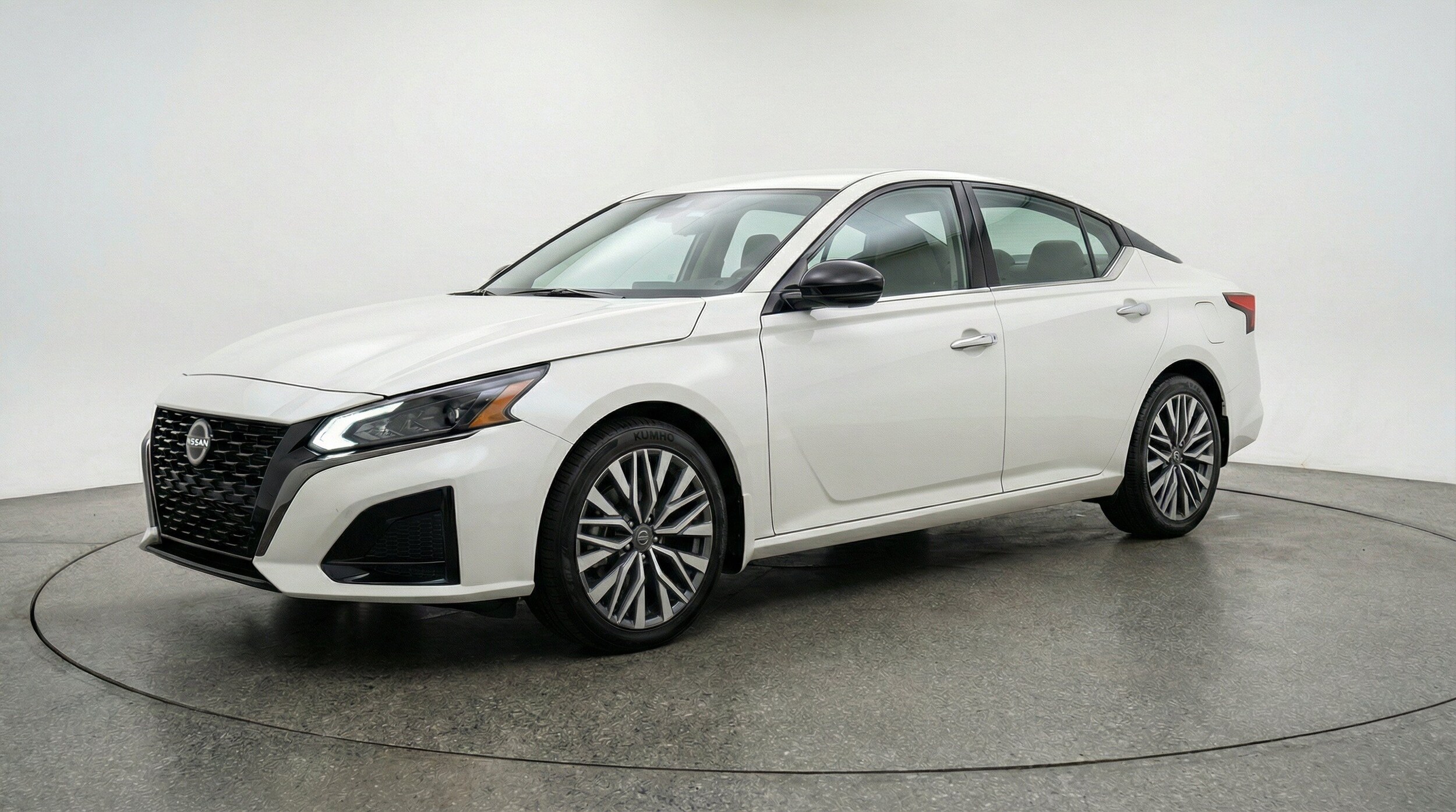 Thumbnail: 2025 Nissan Altima - 3