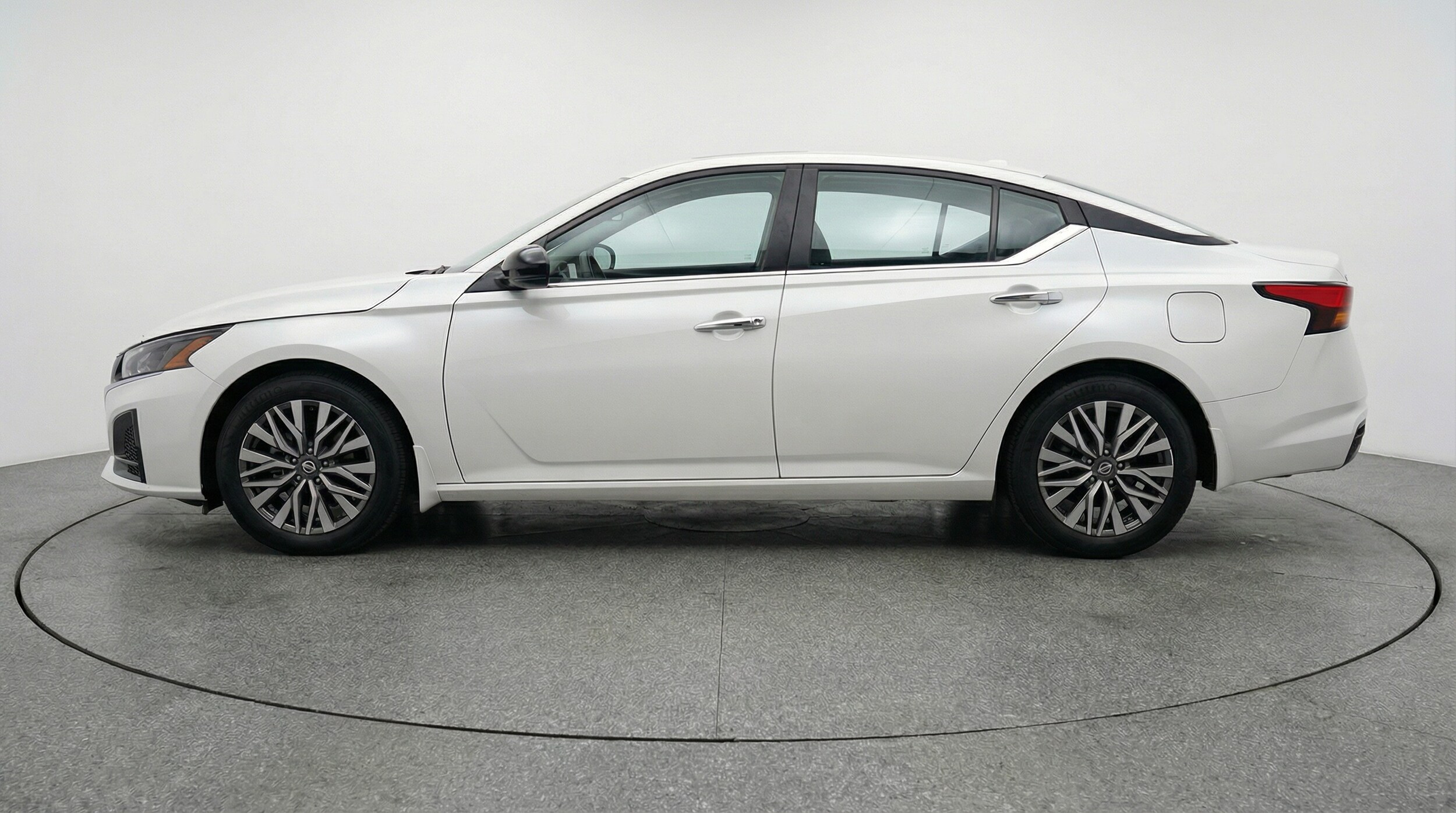 Thumbnail: 2025 Nissan Altima - 4