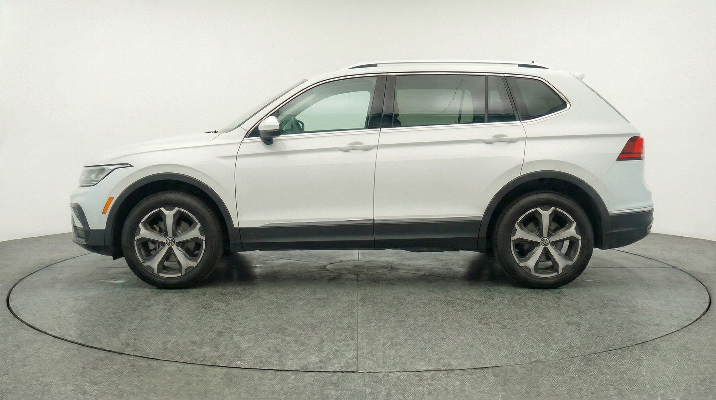 Thumbnail: 2026 Volkswagen Tiguan - 5