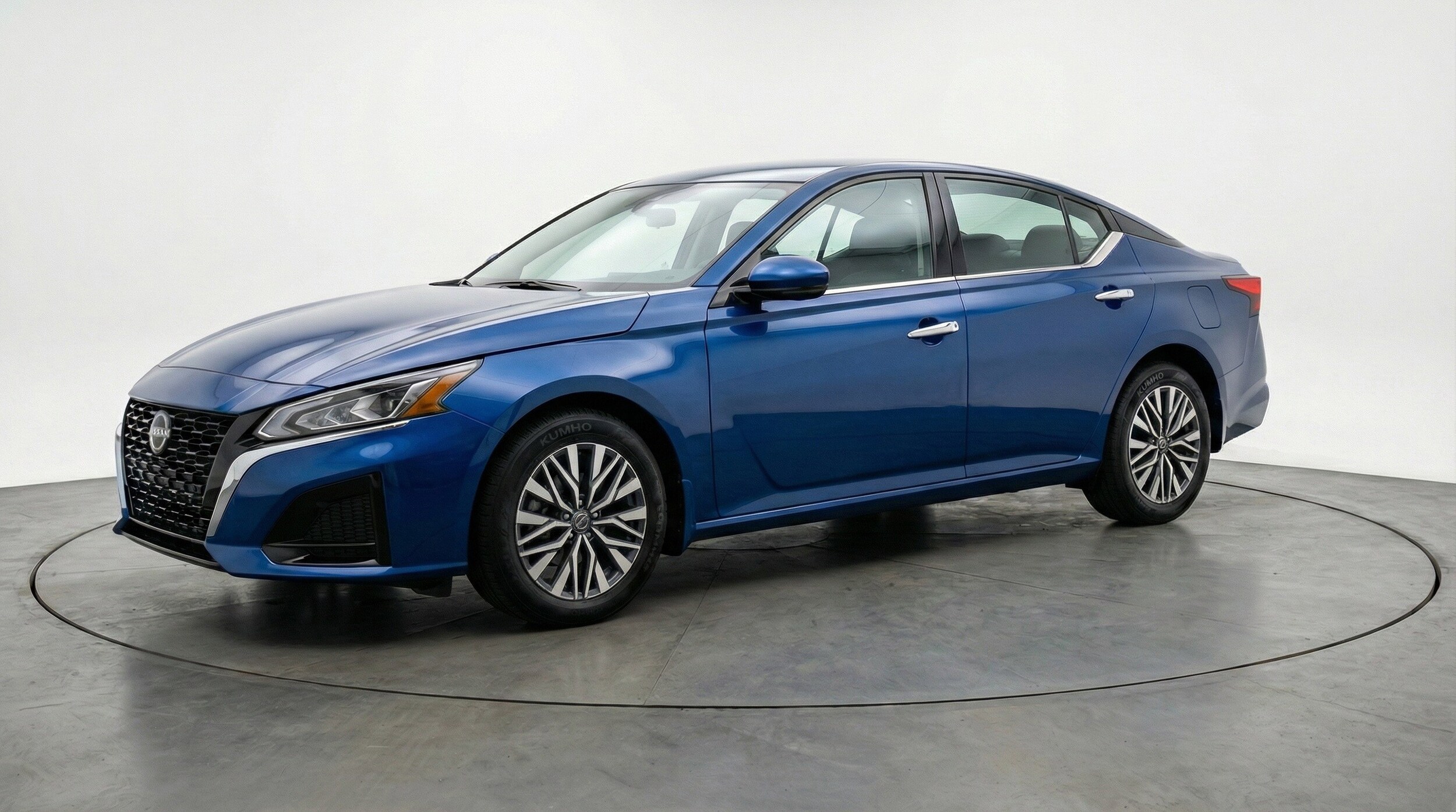 Thumbnail: 2025 Nissan Altima - 3