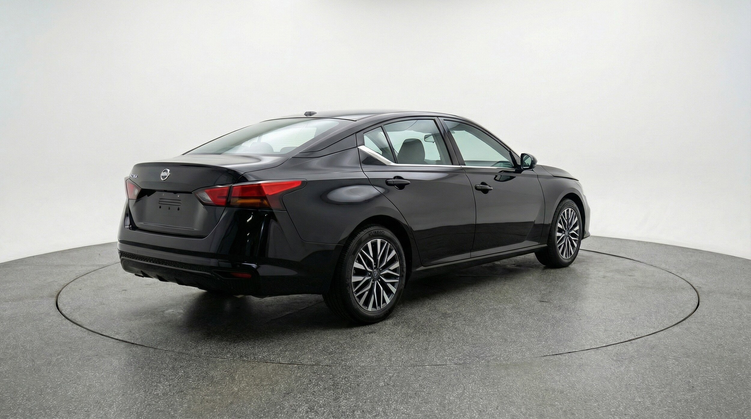 Thumbnail: 2025 Nissan Altima - 9