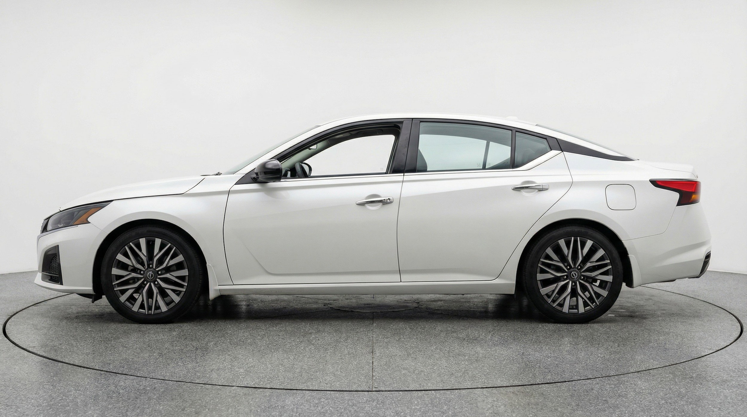 Thumbnail: 2025 Nissan Altima - 5