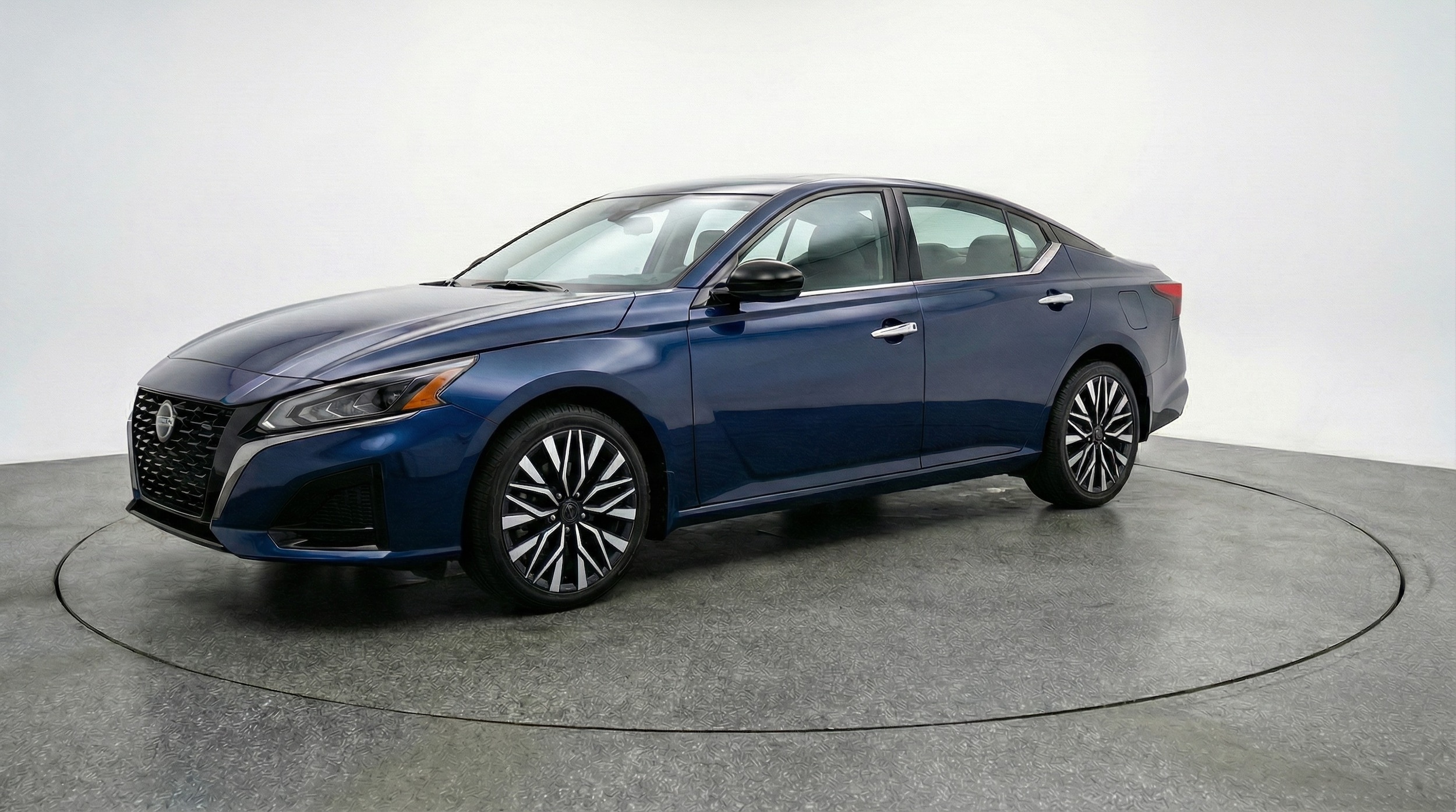 Thumbnail: 2025 Nissan Altima - 3