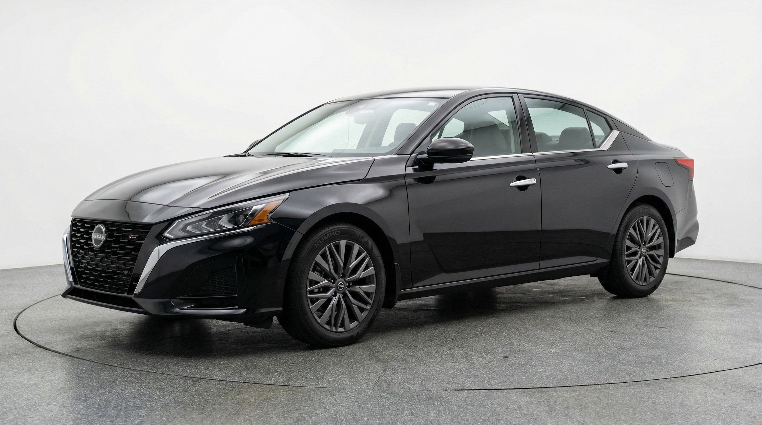 Thumbnail: 2025 Nissan Altima - 3