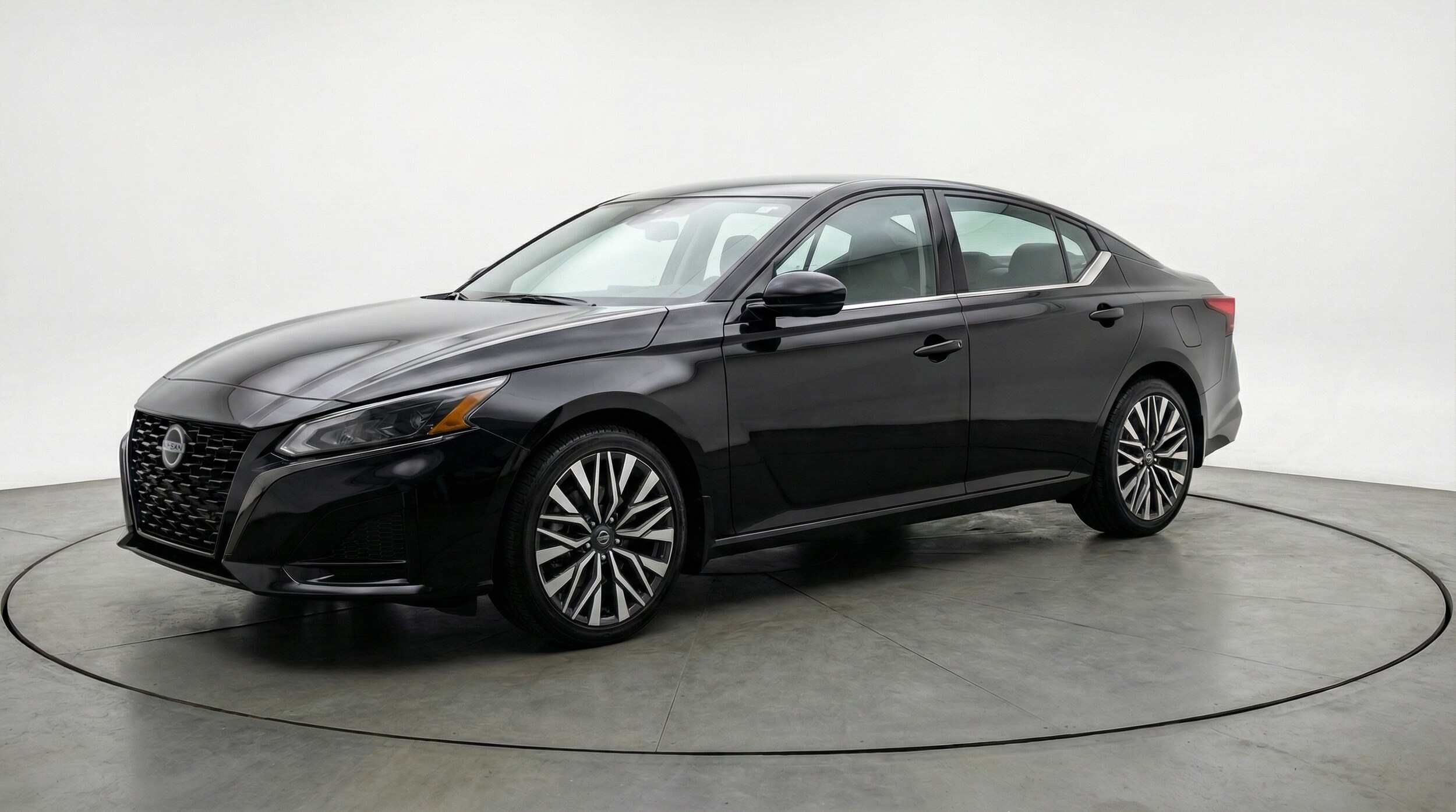 Thumbnail: 2025 Nissan Altima - 3