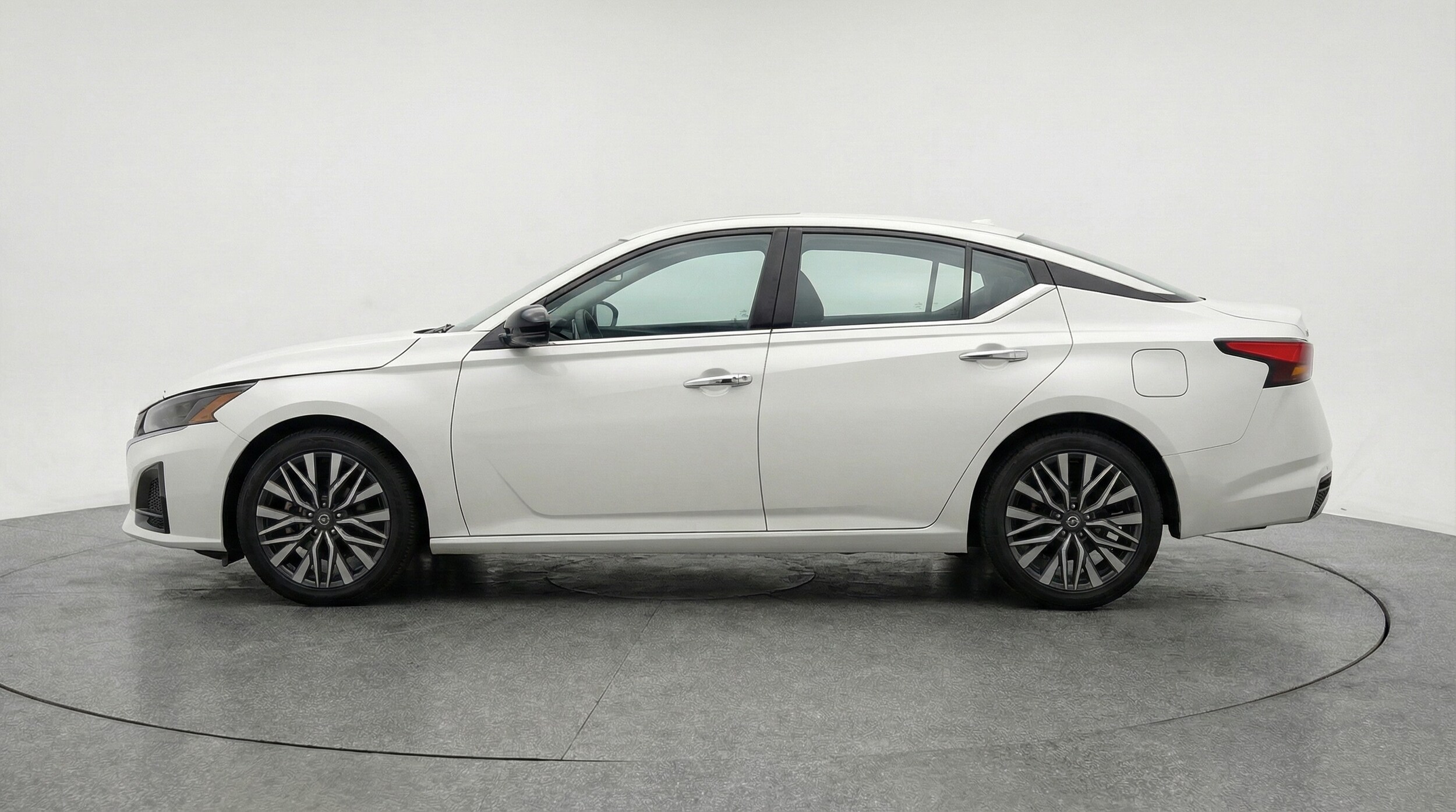 Thumbnail: 2025 Nissan Altima - 4