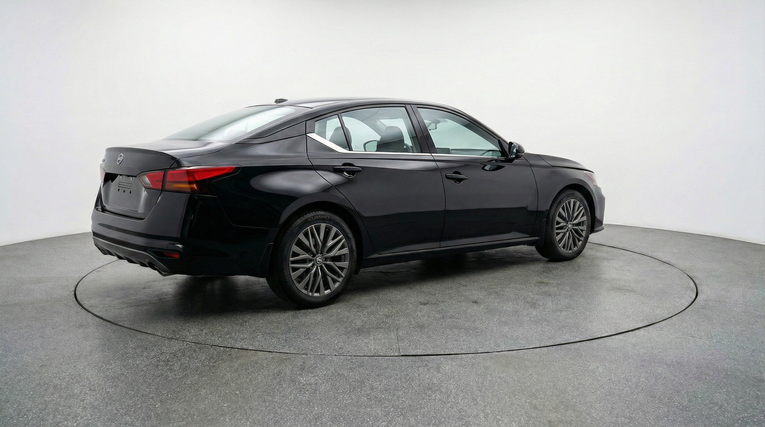 Thumbnail: 2025 Nissan Altima - 9