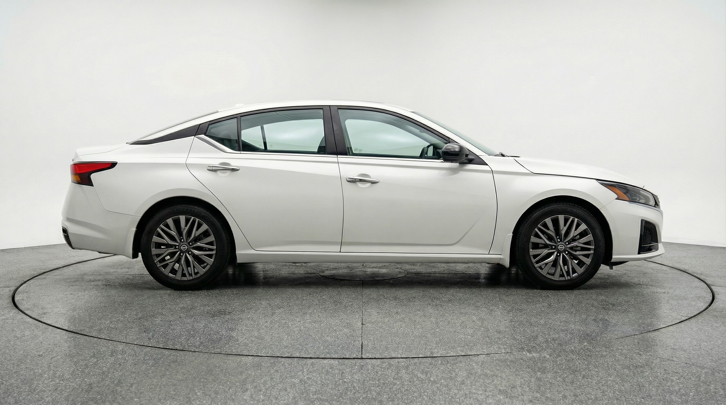 Thumbnail: 2025 Nissan Altima - 4