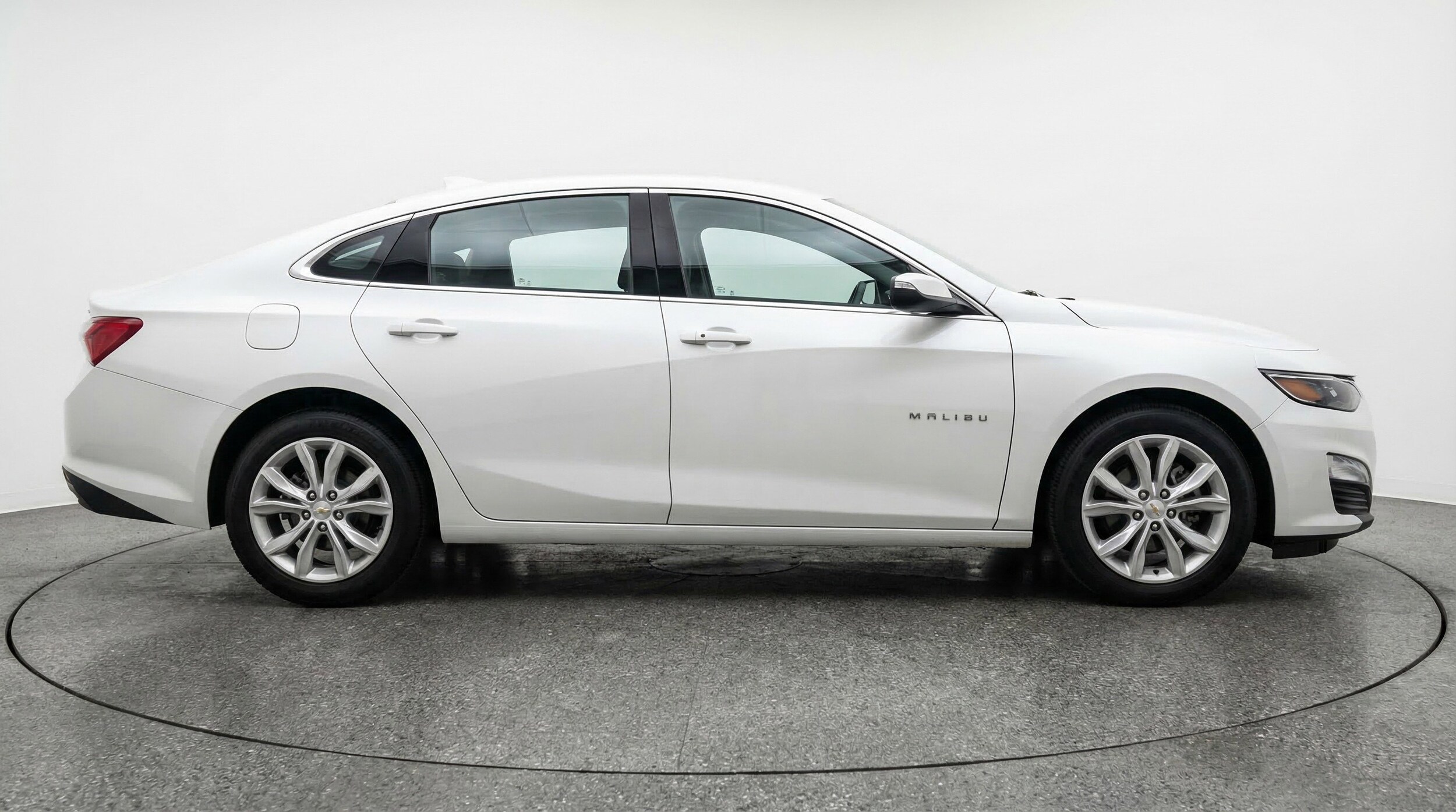 Thumbnail: 2023 Chevrolet Malibu - 11