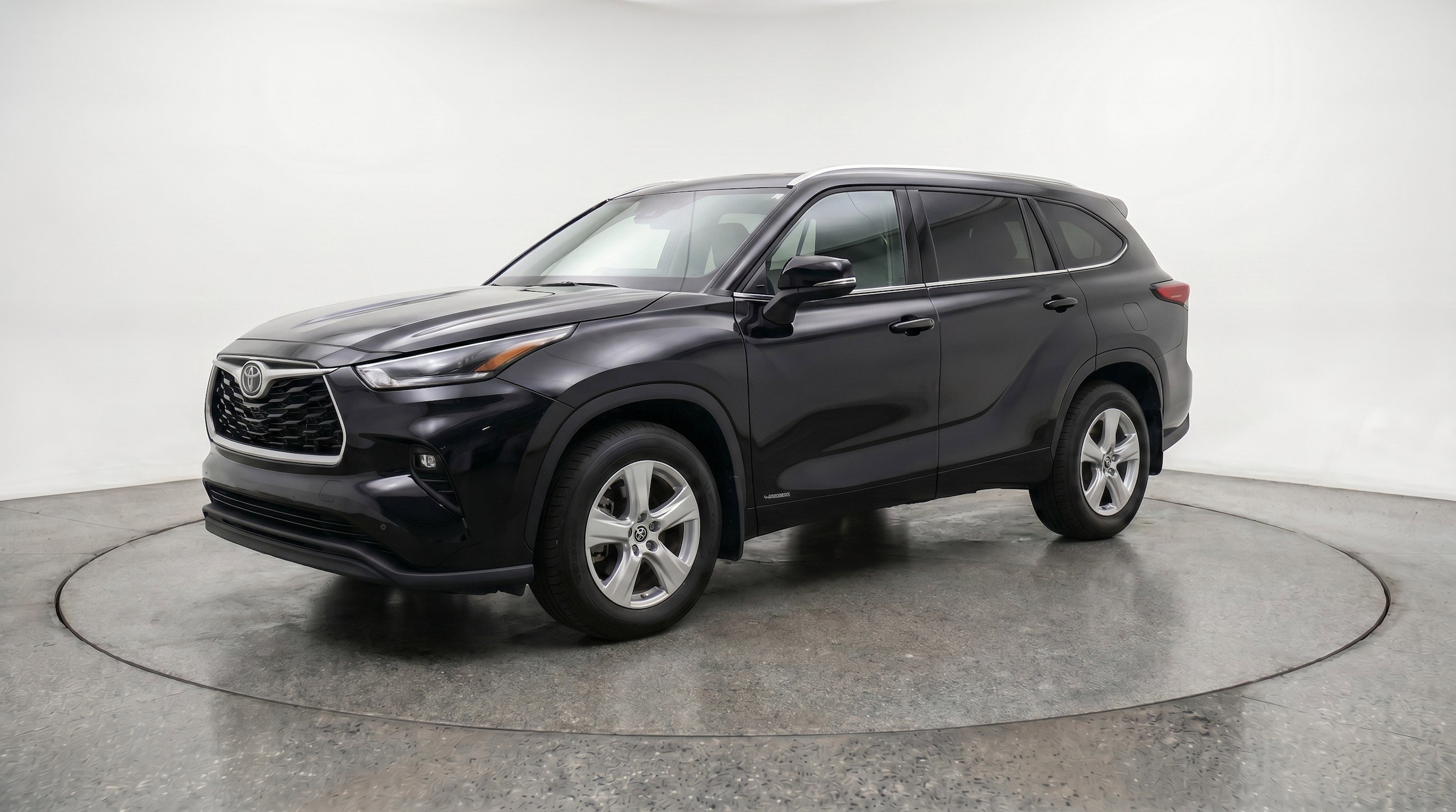 Thumbnail: 2025 Toyota Highlander - 3