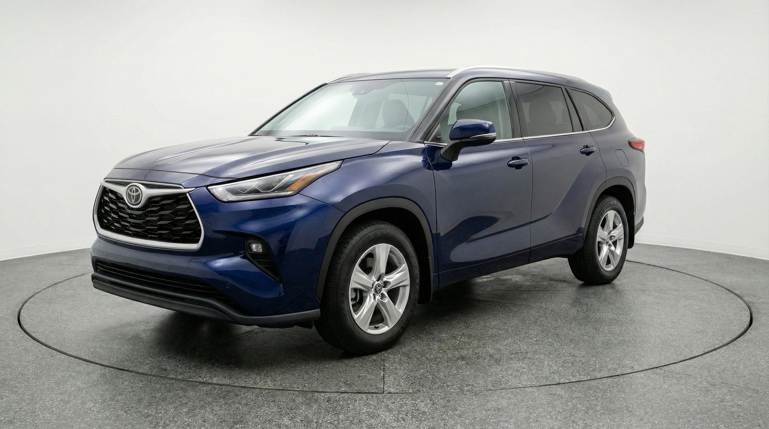 Thumbnail: 2025 Toyota Highlander - 3