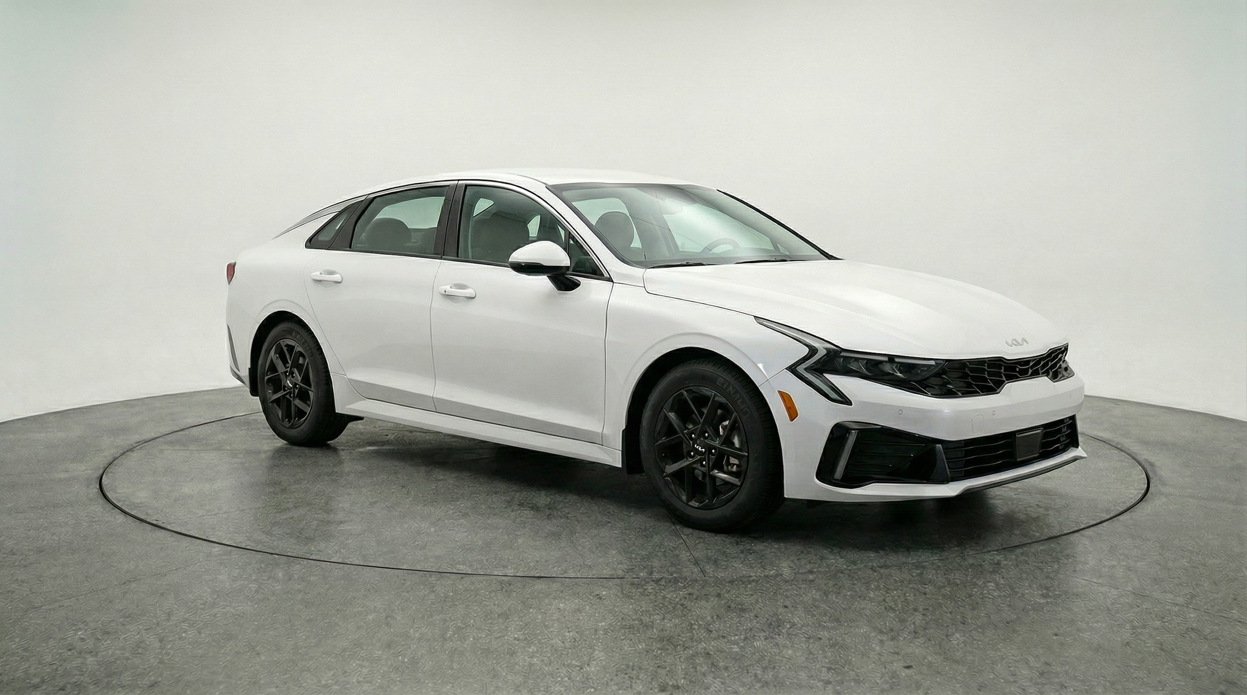 Thumbnail: 2025 Kia K5 - 3