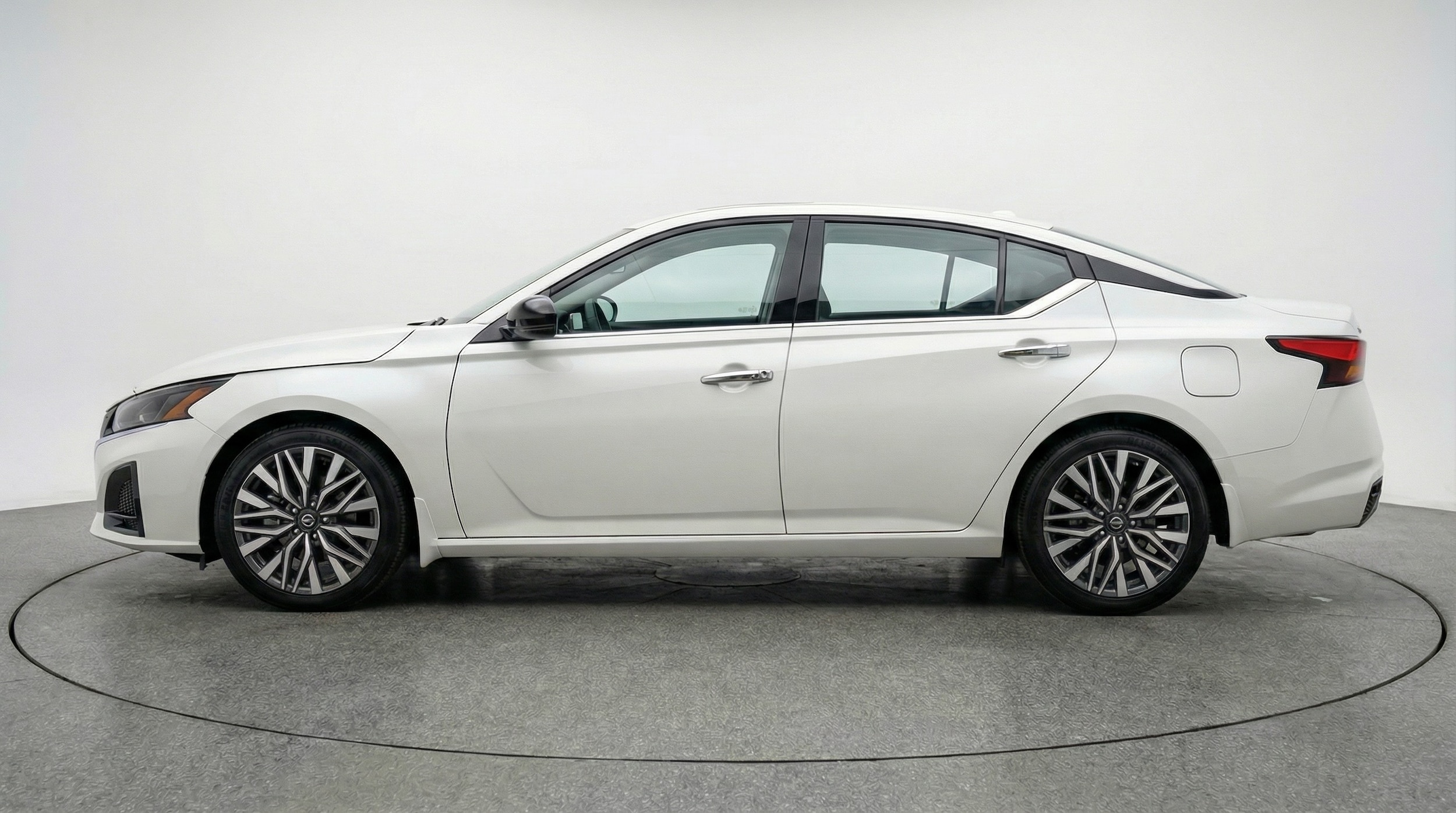 Thumbnail: 2025 Nissan Altima - 4