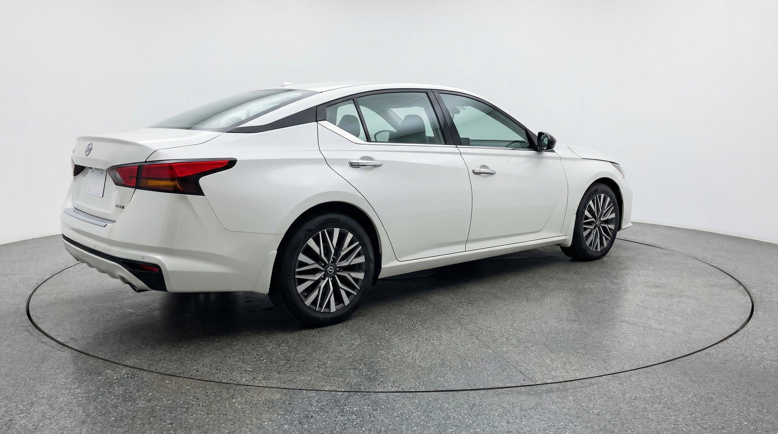 Thumbnail: 2025 Nissan Altima - 9