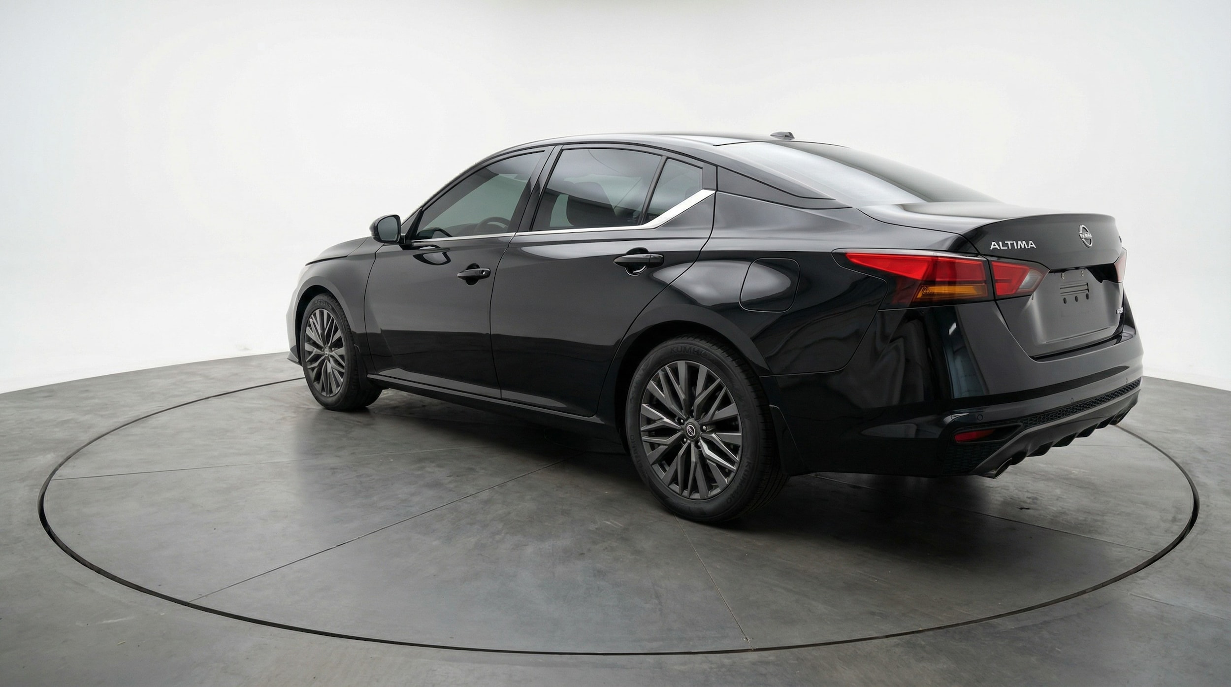 Thumbnail: 2025 Nissan Altima - 5