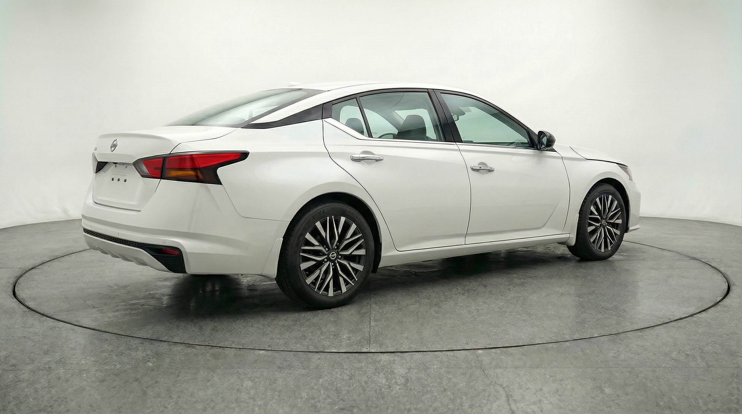 Thumbnail: 2025 Nissan Altima - 9