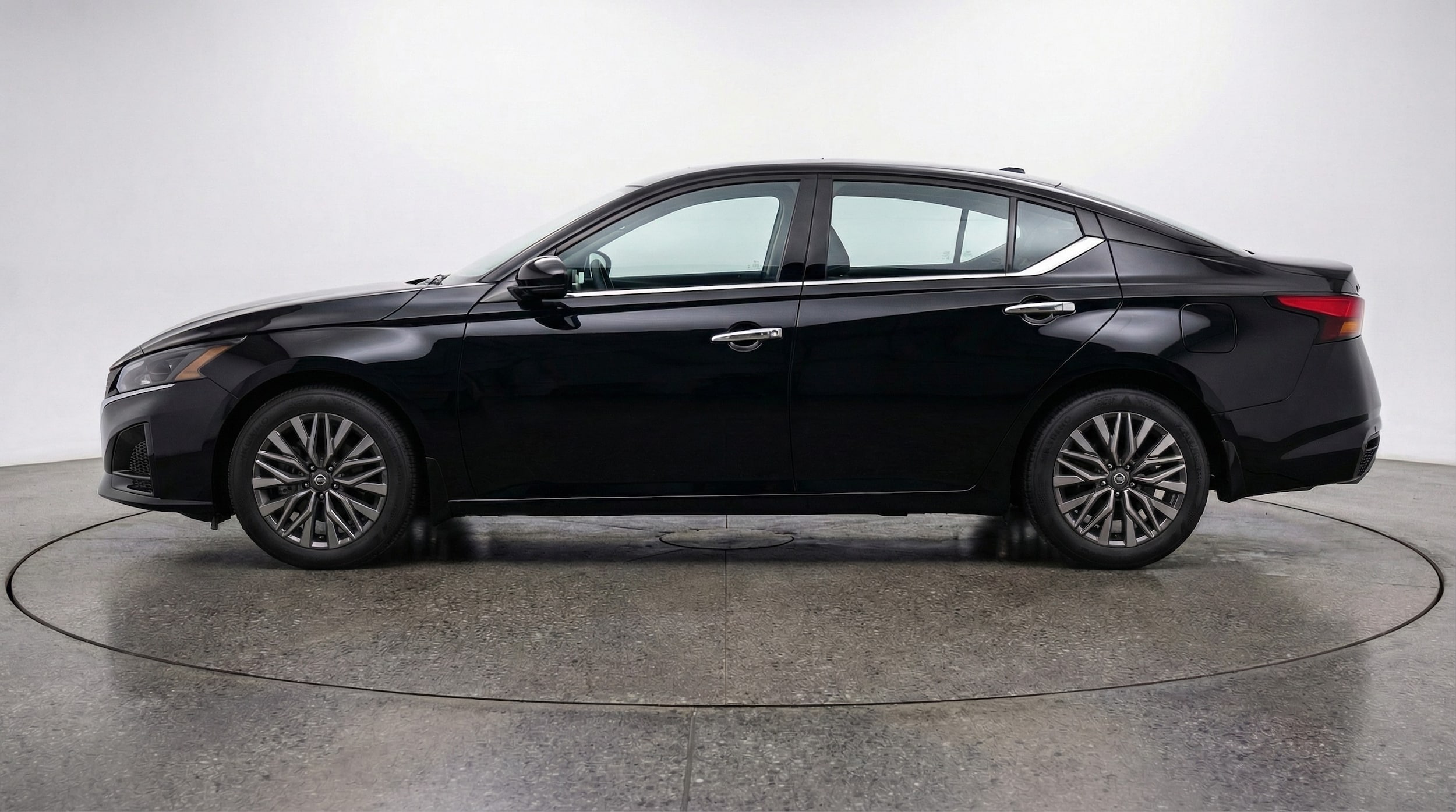 Thumbnail: 2025 Nissan Altima - 4