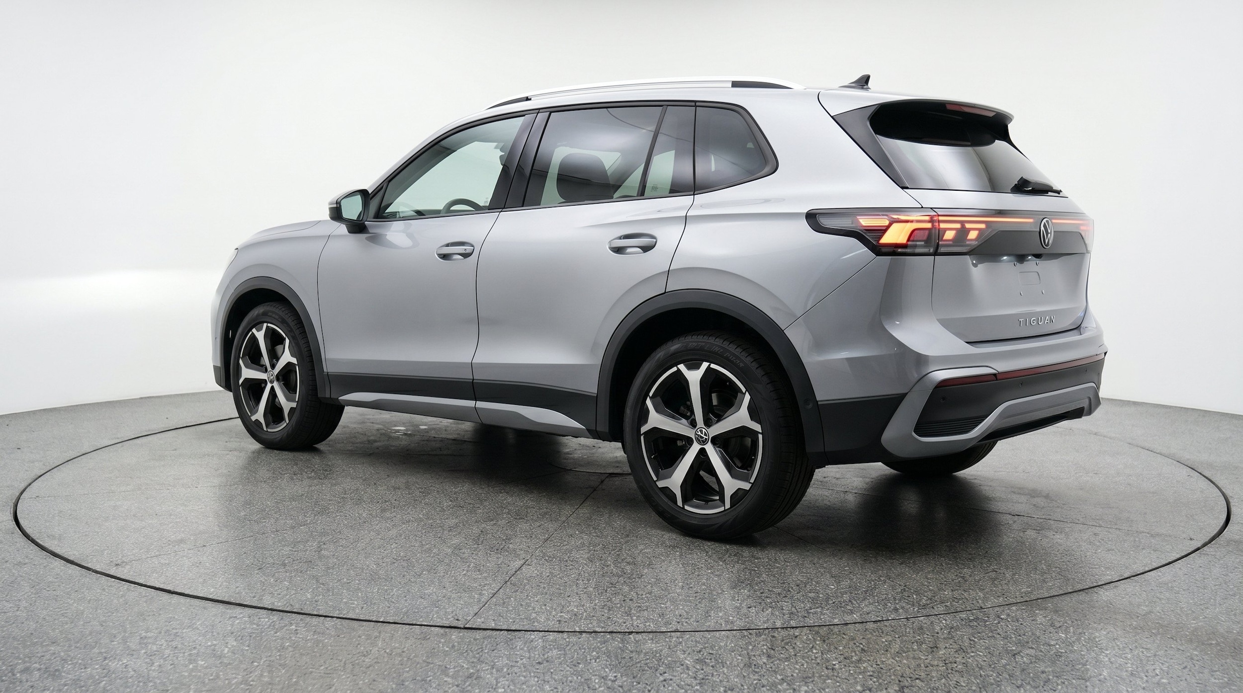 Thumbnail: 2026 Volkswagen Tiguan - 6