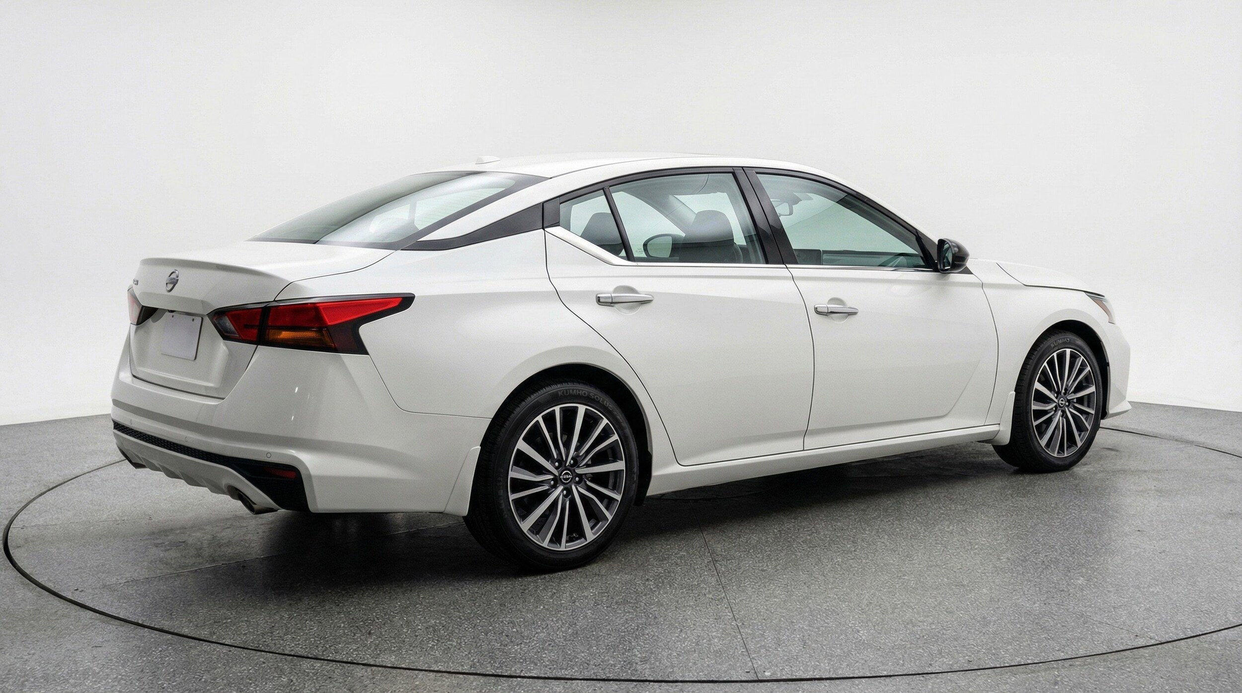 Thumbnail: 2025 Nissan Altima - 9