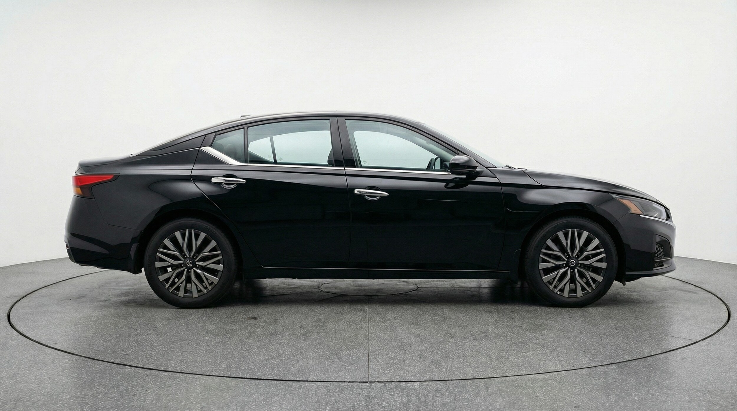 Thumbnail: 2025 Nissan Altima - 8