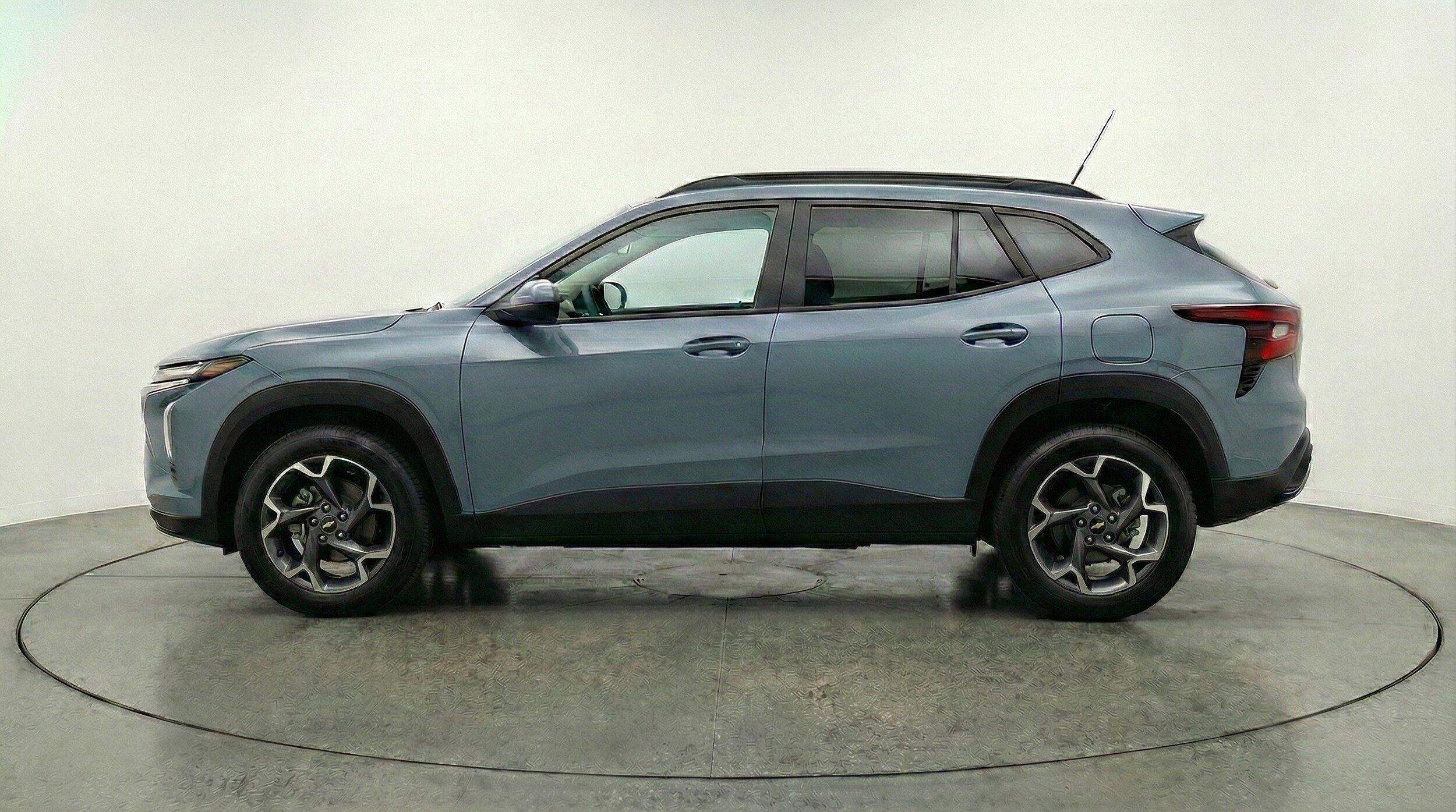 Thumbnail: 2025 Chevrolet Trax - 5