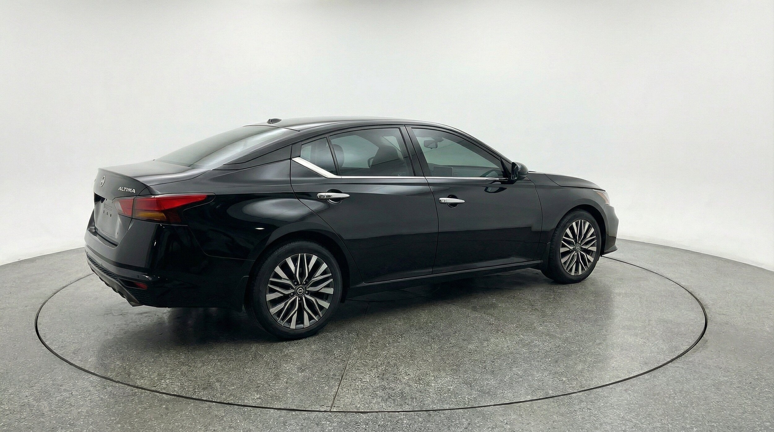 Thumbnail: 2025 Nissan Altima - 9