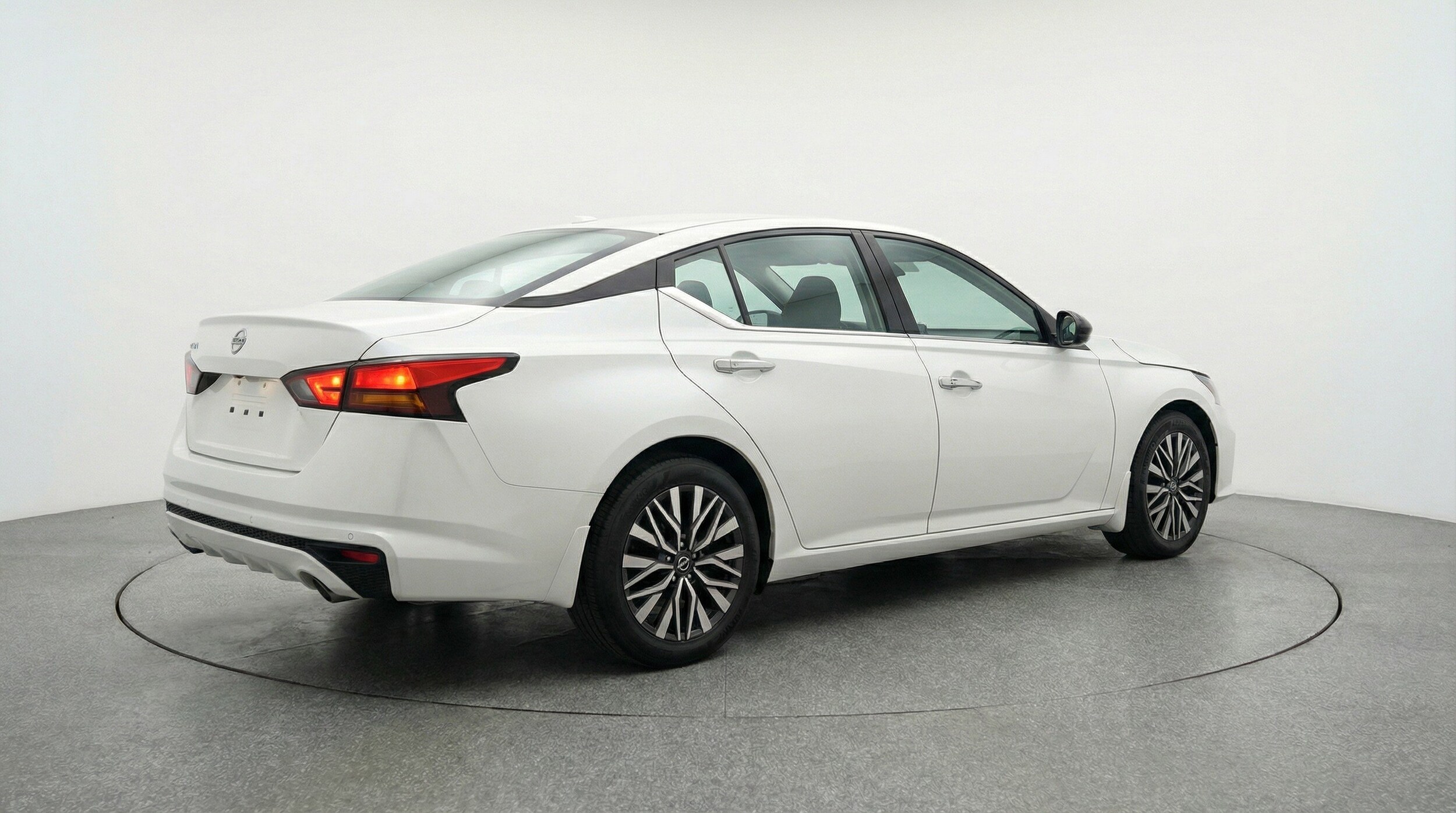 Thumbnail: 2025 Nissan Altima - 9