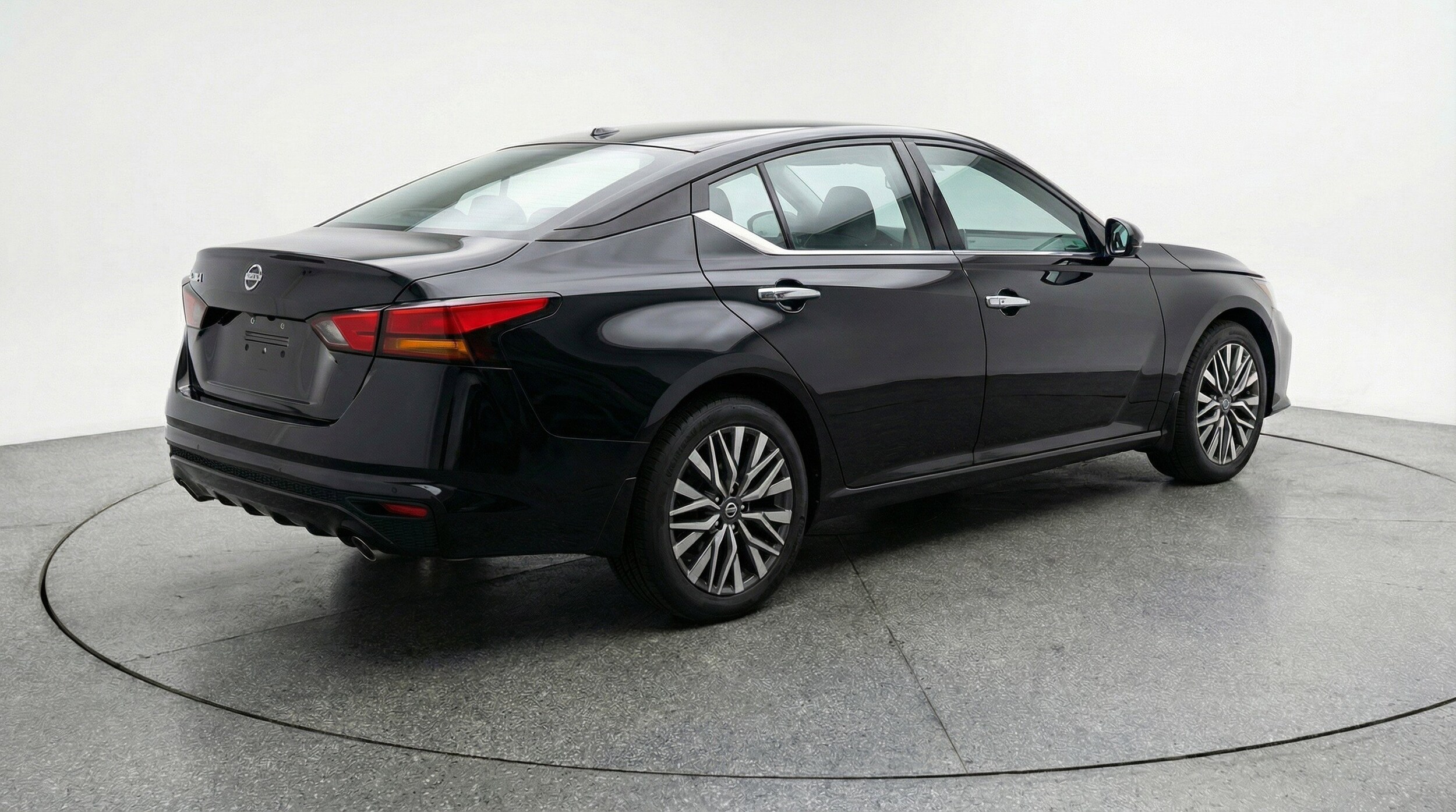 Thumbnail: 2025 Nissan Altima - 9