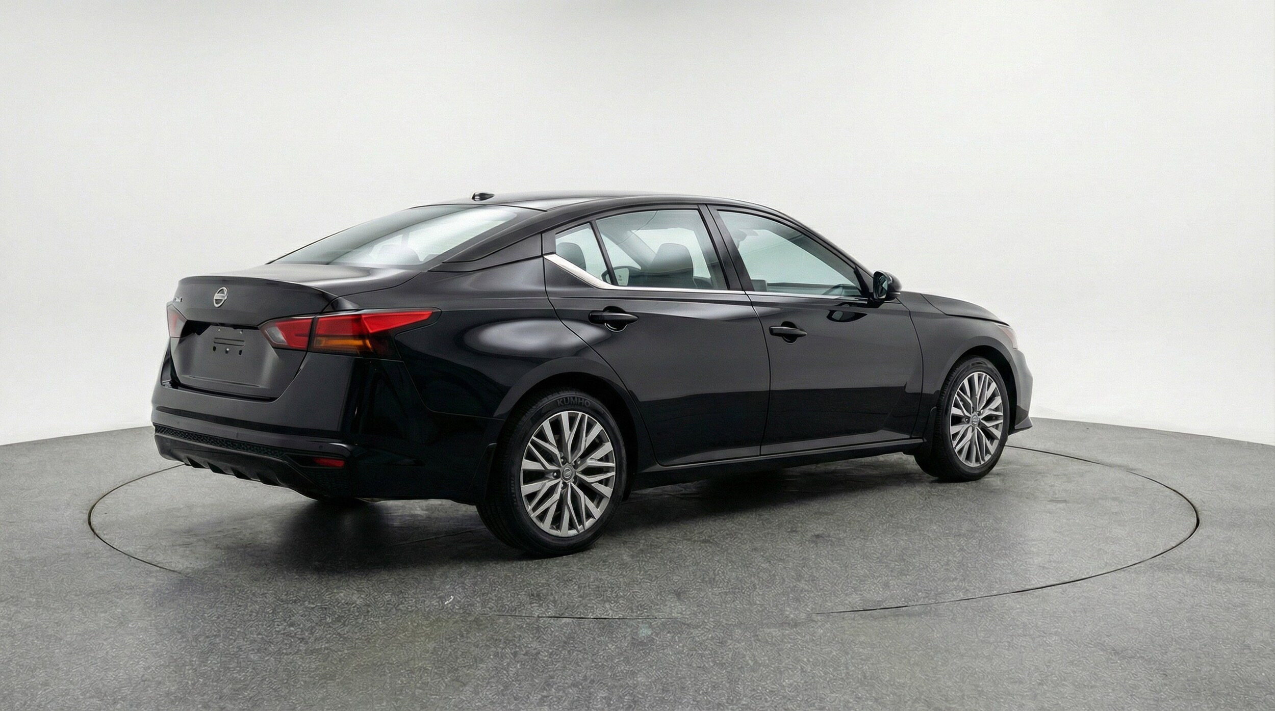 Thumbnail: 2025 Nissan Altima - 9