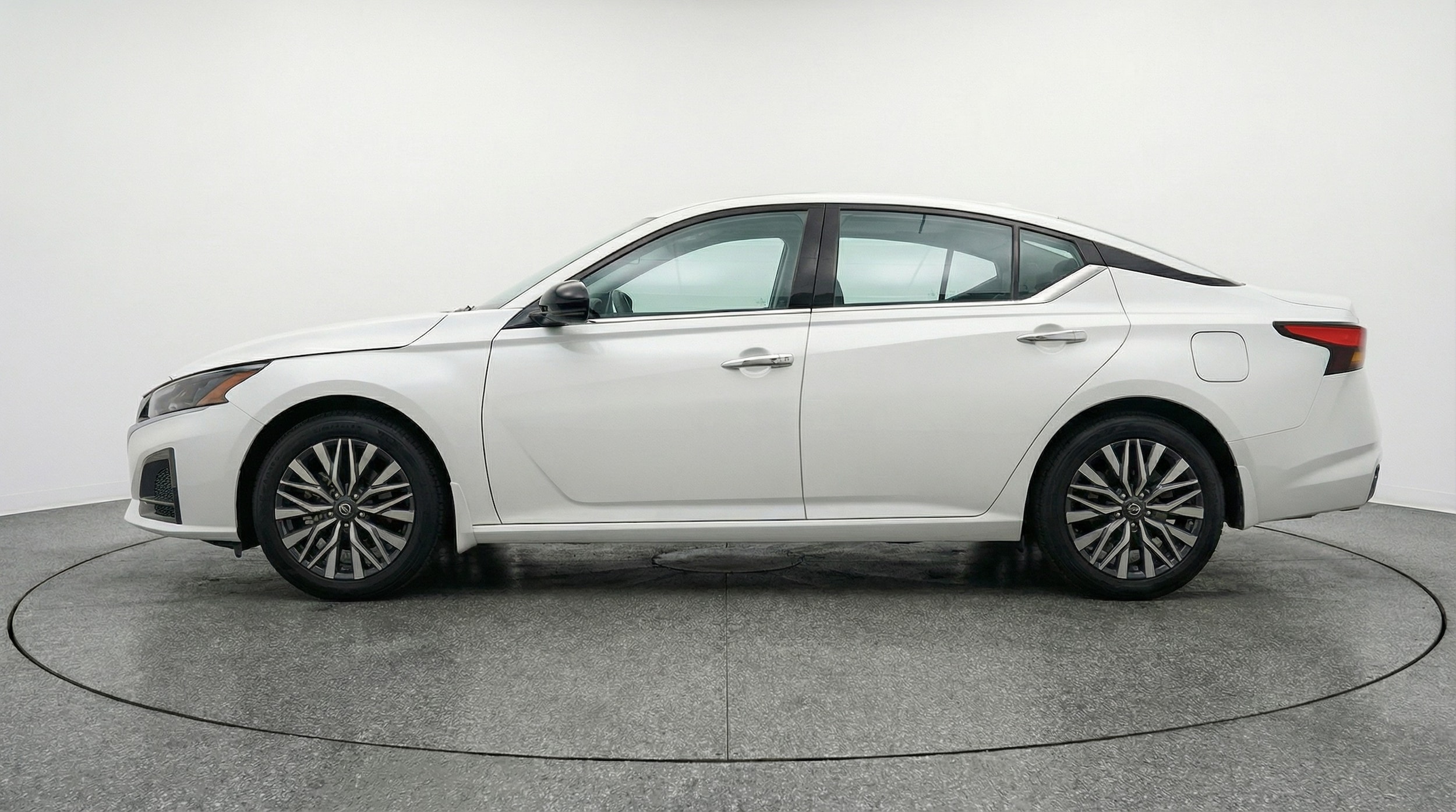 Thumbnail: 2025 Nissan Altima - 4