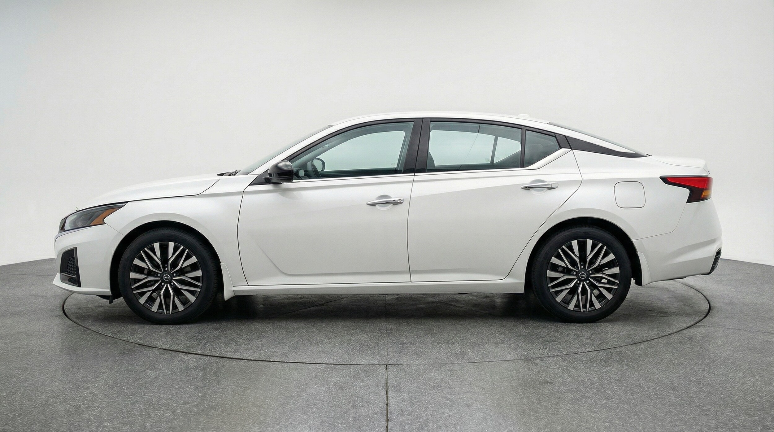 Thumbnail: 2025 Nissan Altima - 4