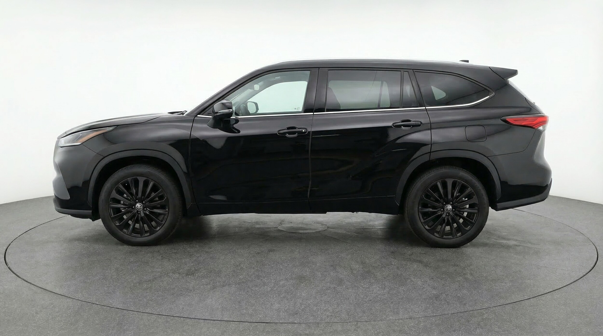 Thumbnail: 2025 Toyota Highlander - 4