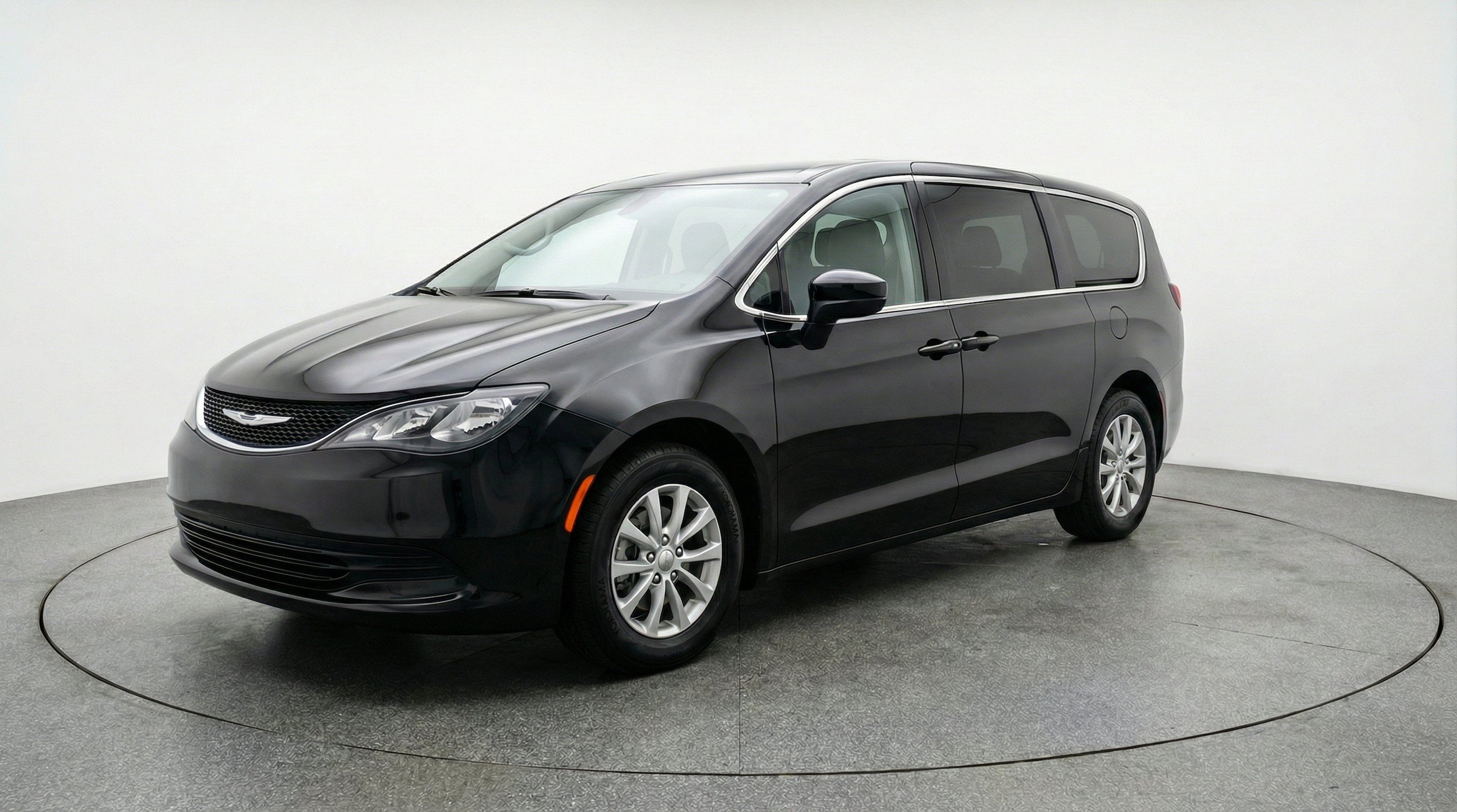Thumbnail: 2024 Chrysler Voyager - 3