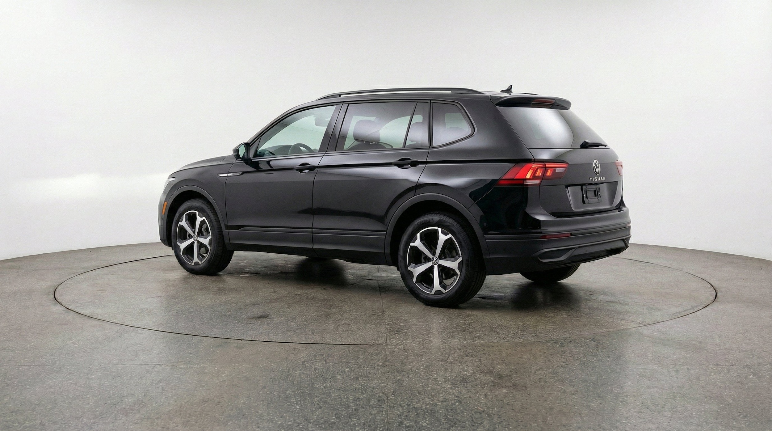 Thumbnail: 2026 Volkswagen Tiguan - 6
