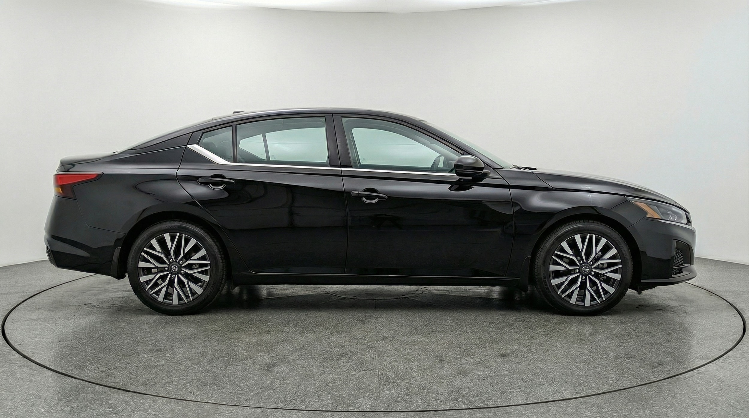 Thumbnail: 2025 Nissan Altima - 8