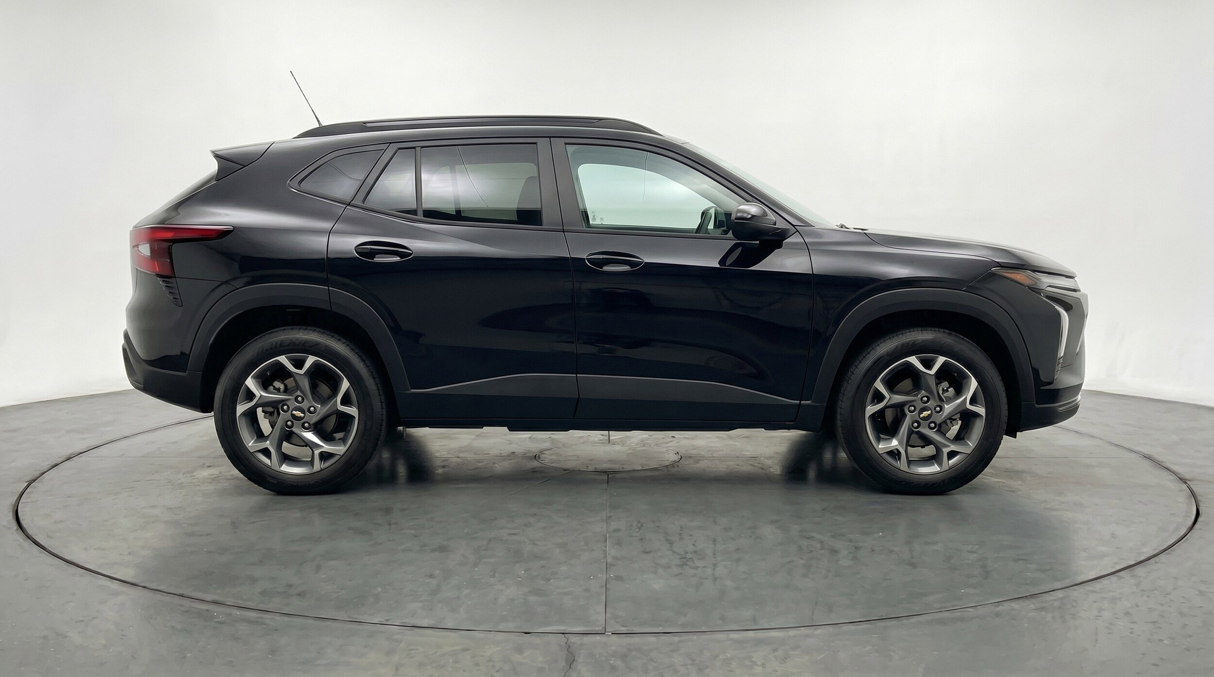 Thumbnail: 2025 Chevrolet Trax - 11