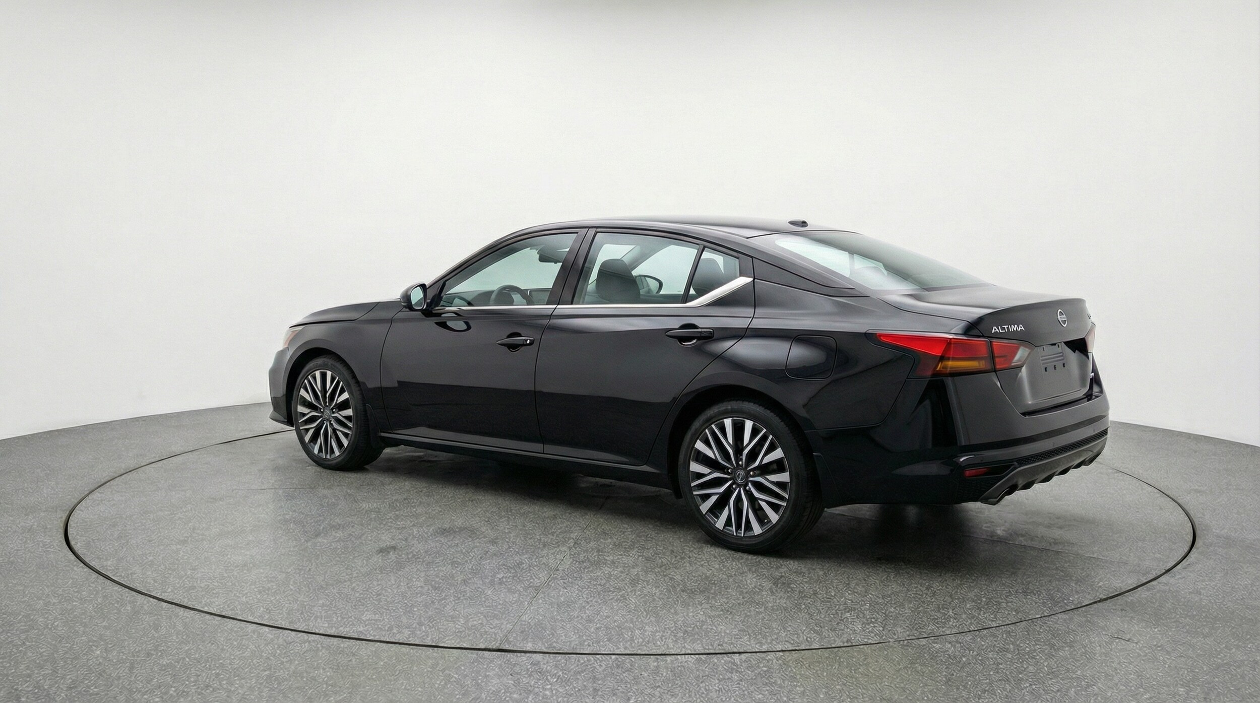 Thumbnail: 2025 Nissan Altima - 5