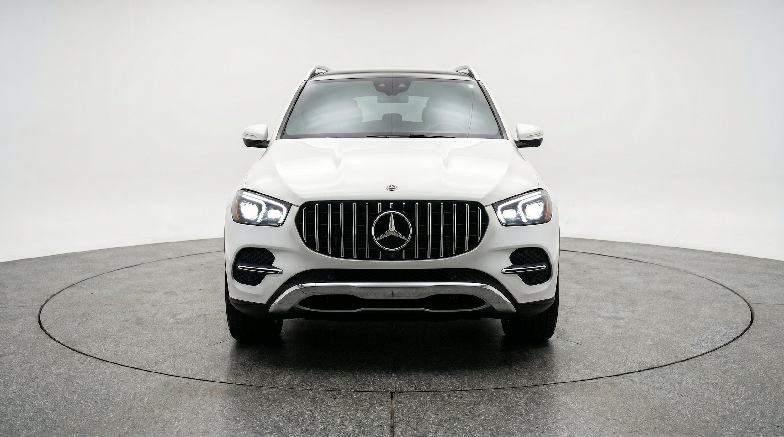 Thumbnail: 2026 Mercedes-Benz GLE - 2