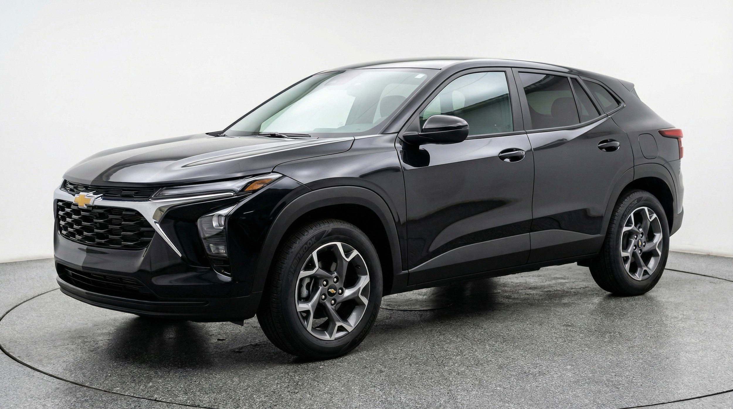 Thumbnail: 2025 Chevrolet Trax - 3