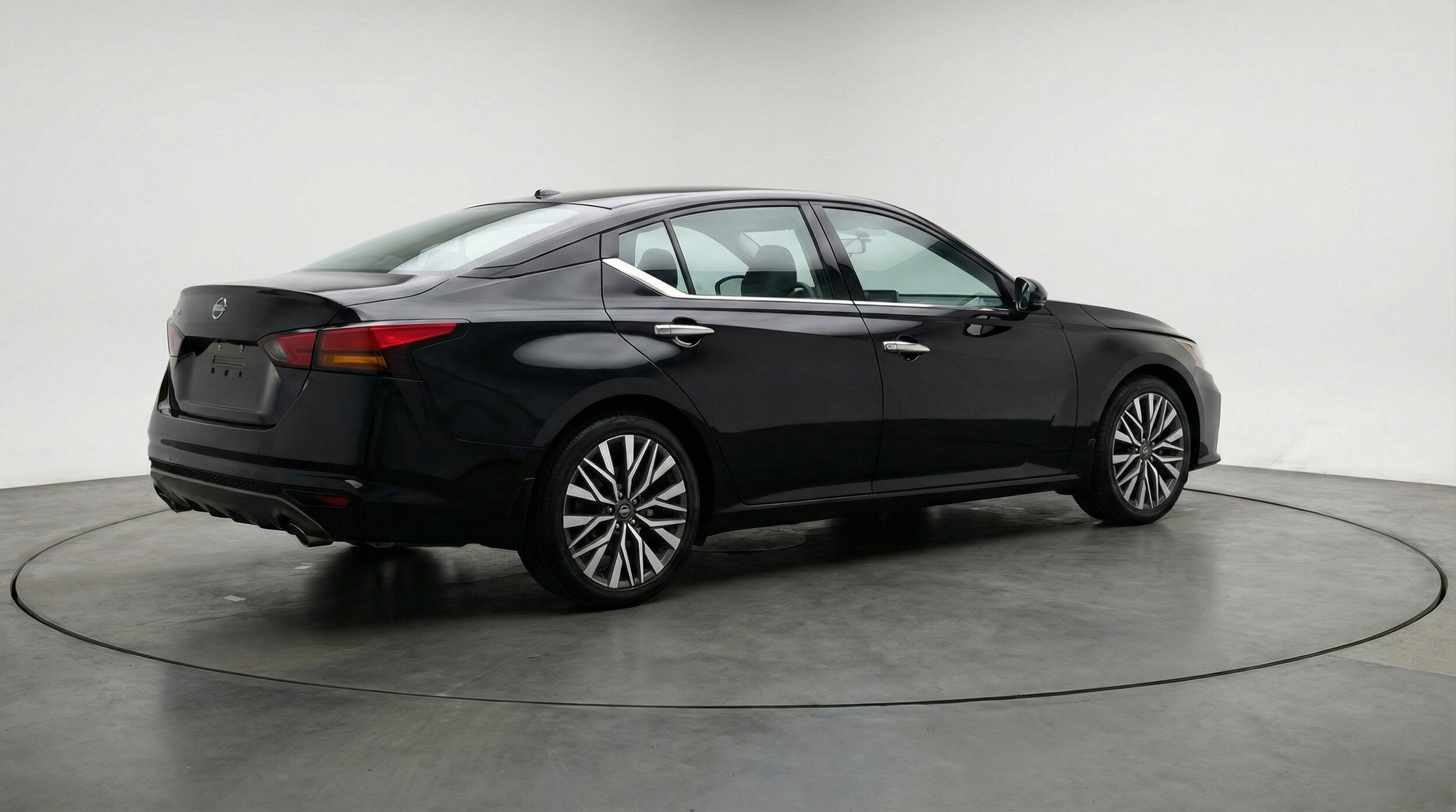 Thumbnail: 2025 Nissan Altima - 9