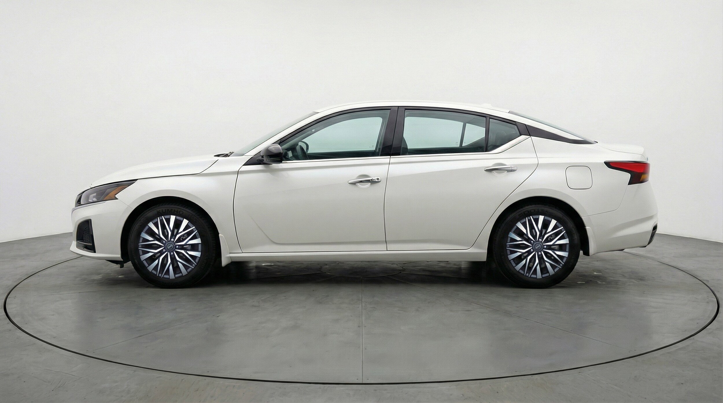 Thumbnail: 2025 Nissan Altima - 5