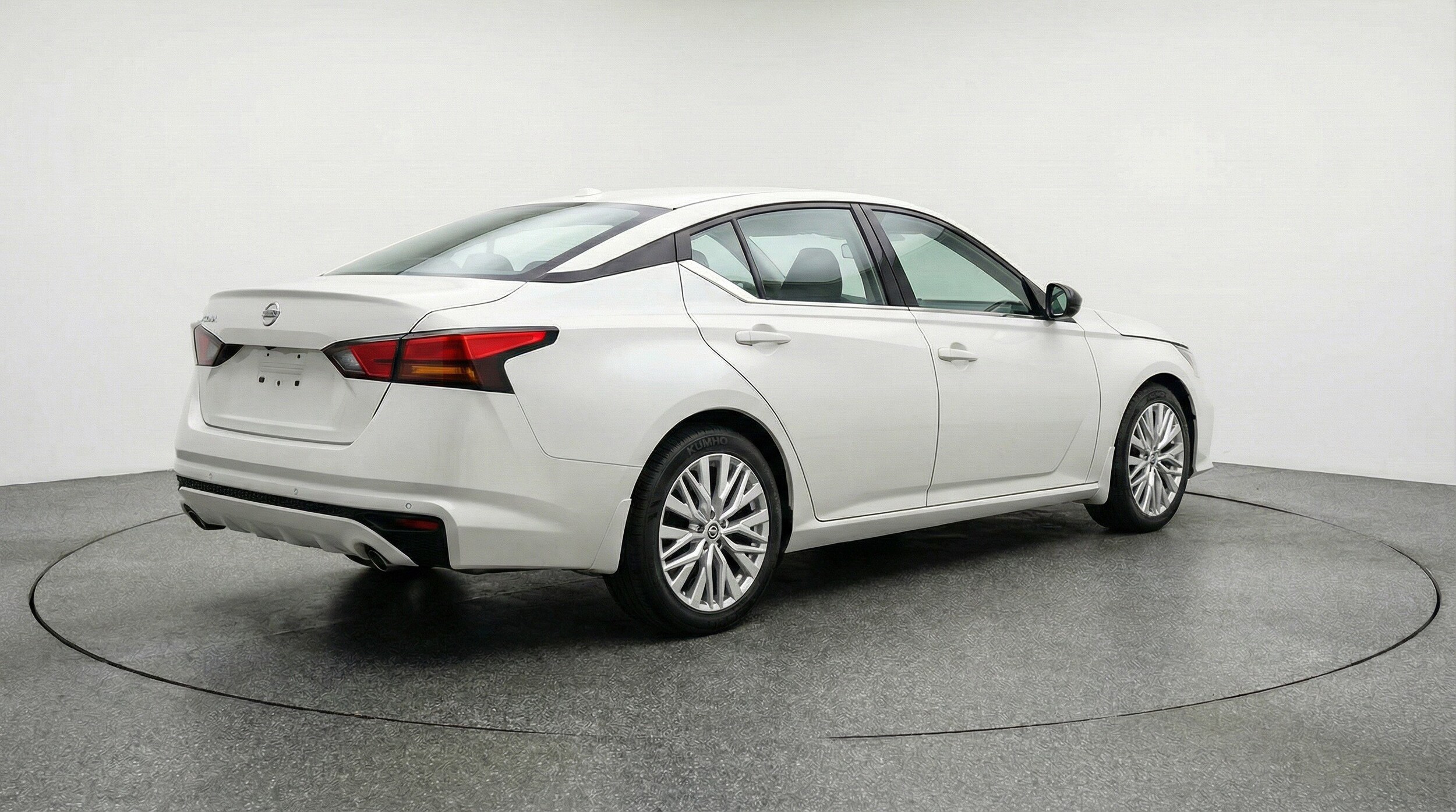 Thumbnail: 2025 Nissan Altima - 9