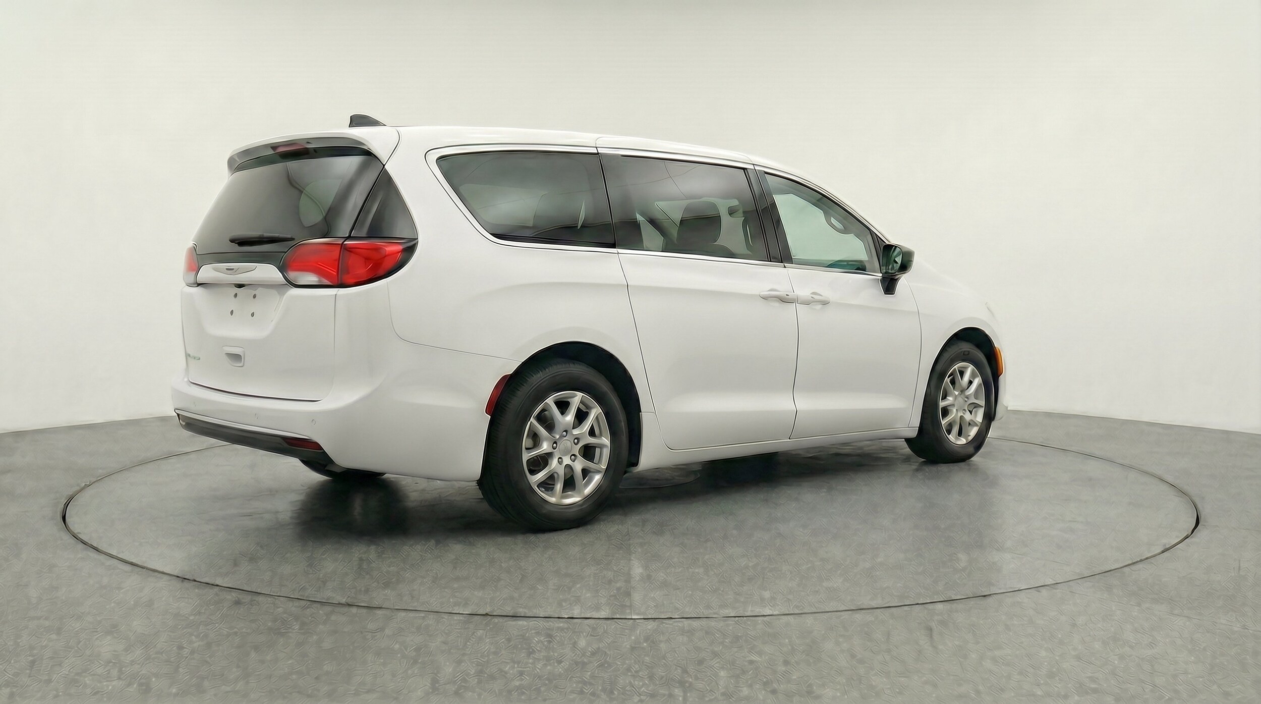 Thumbnail: 2024 Chrysler Voyager - 9