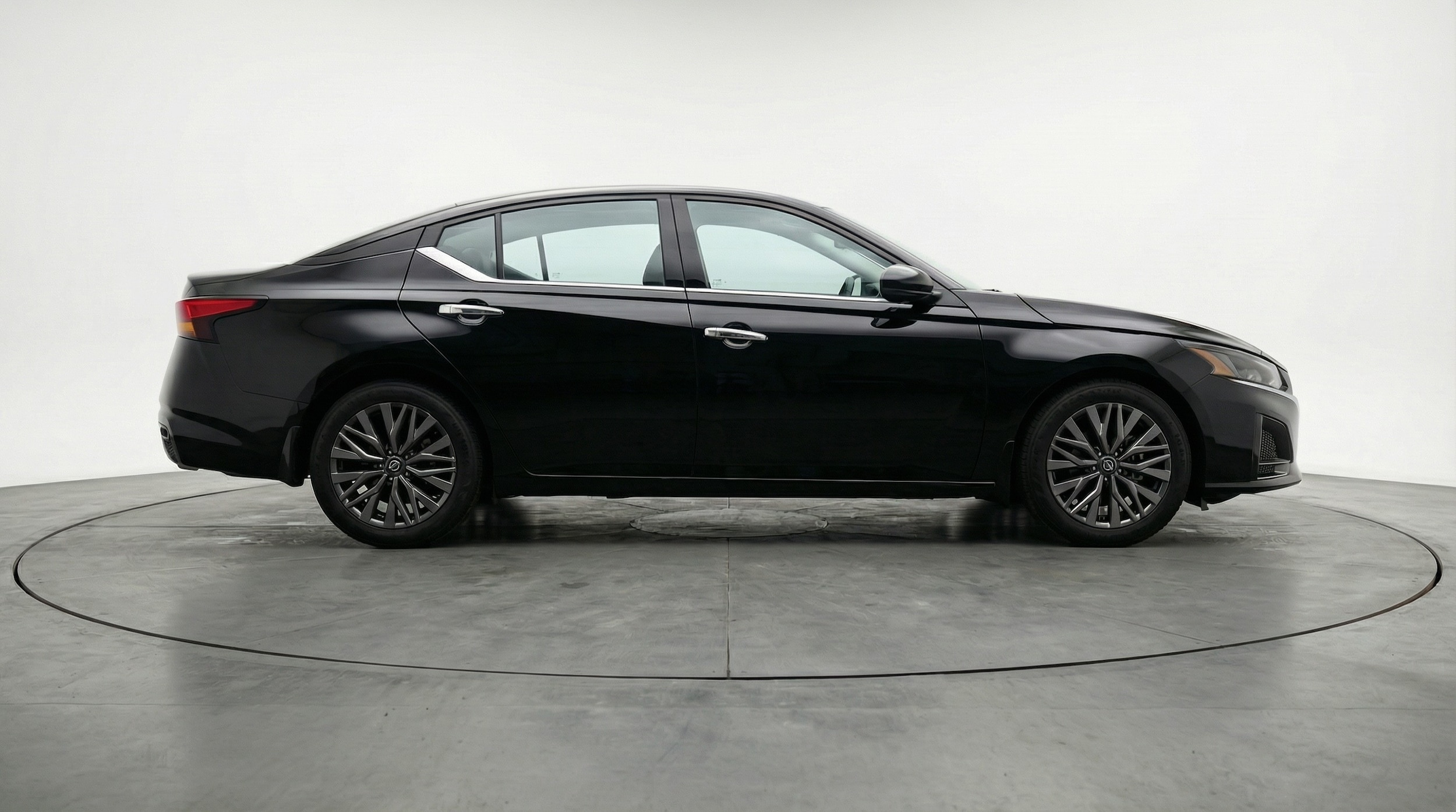 Thumbnail: 2025 Nissan Altima - 8