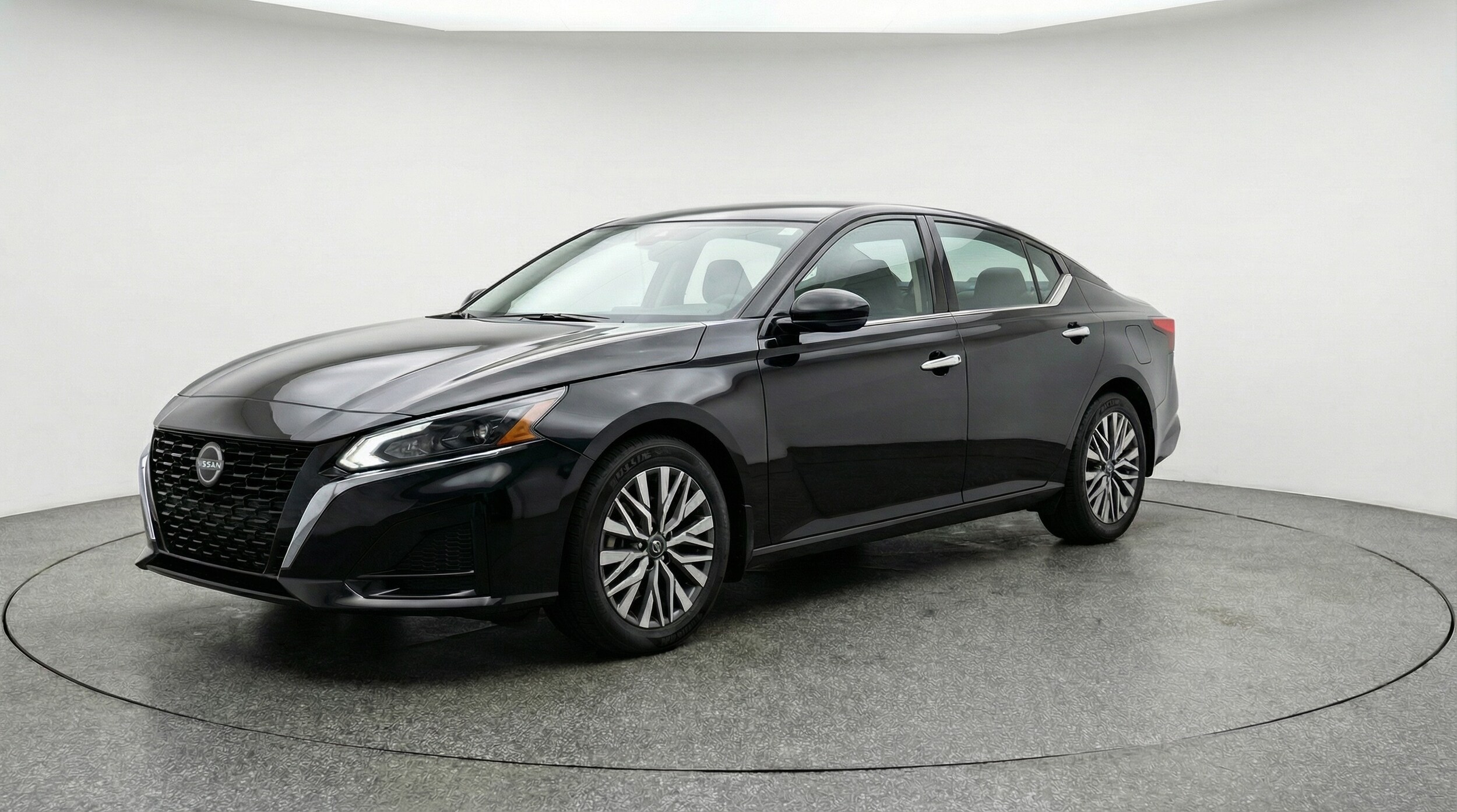 Thumbnail: 2025 Nissan Altima - 3