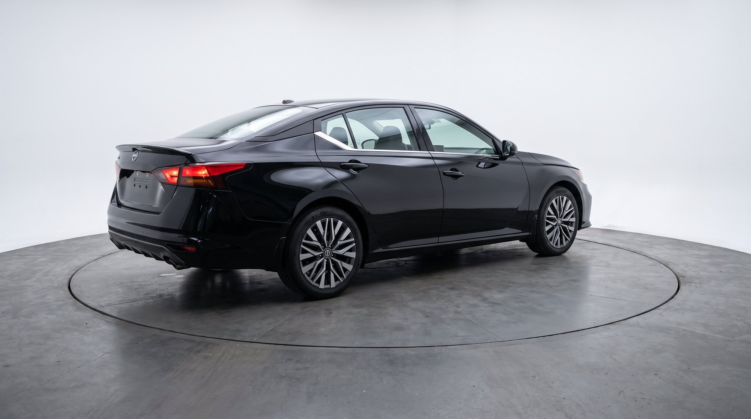 Thumbnail: 2025 Nissan Altima - 9