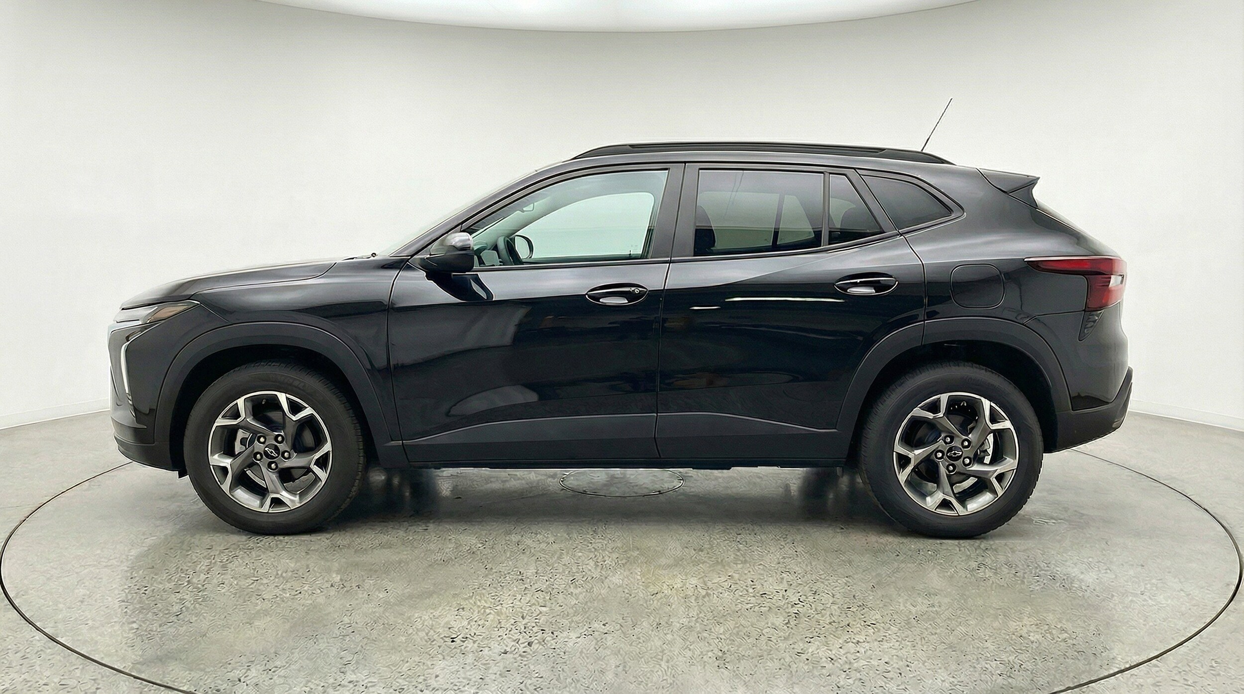 Thumbnail: 2025 Chevrolet Trax - 5